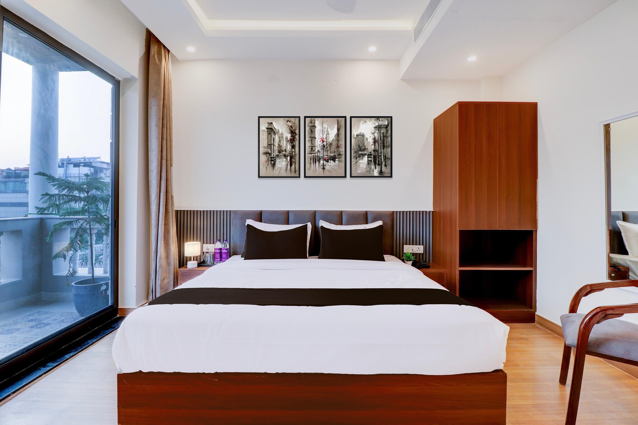 Super Townhouse Oak FRI Dehradun