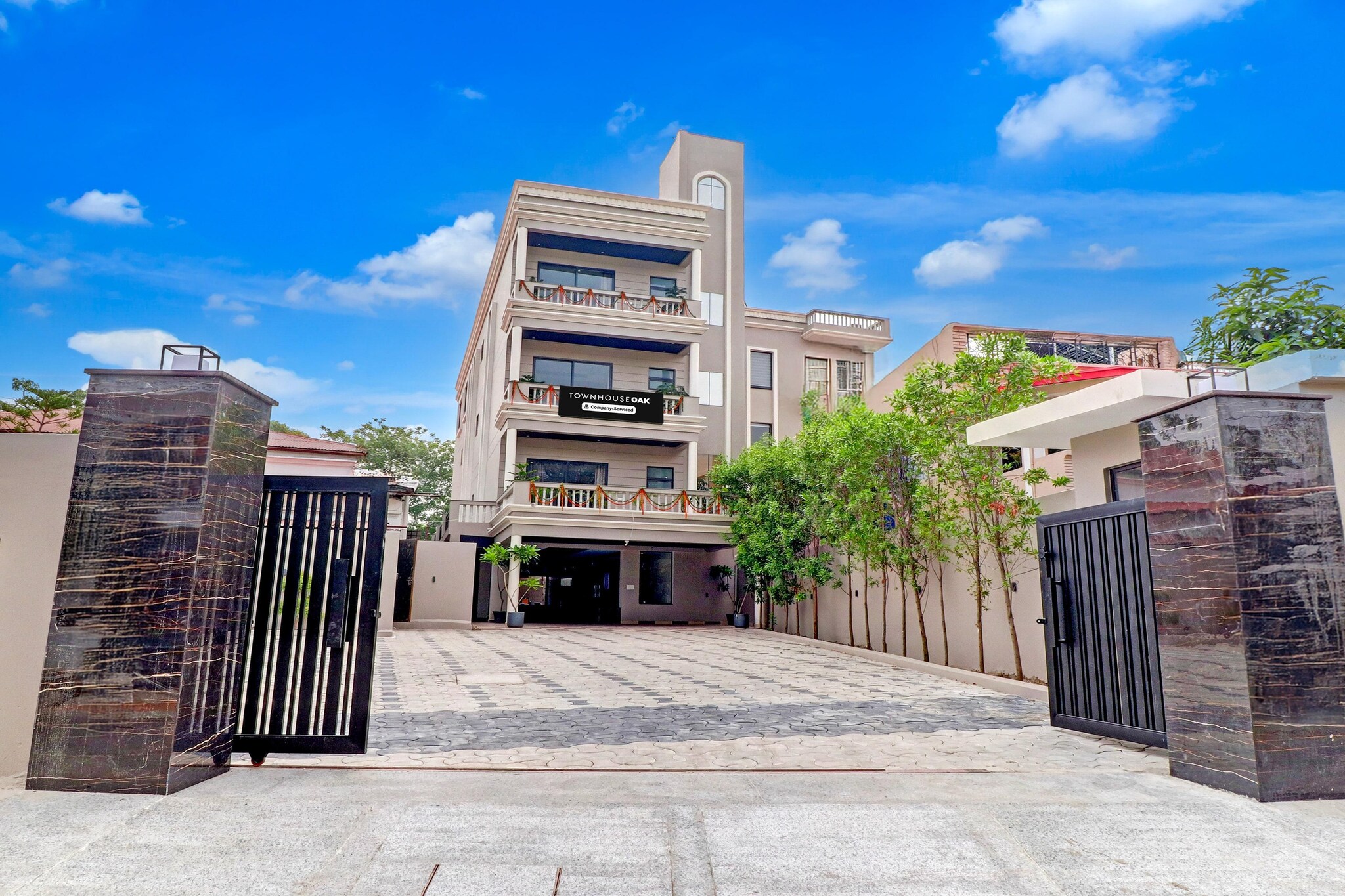 Super Townhouse Oak FRI Dehradun