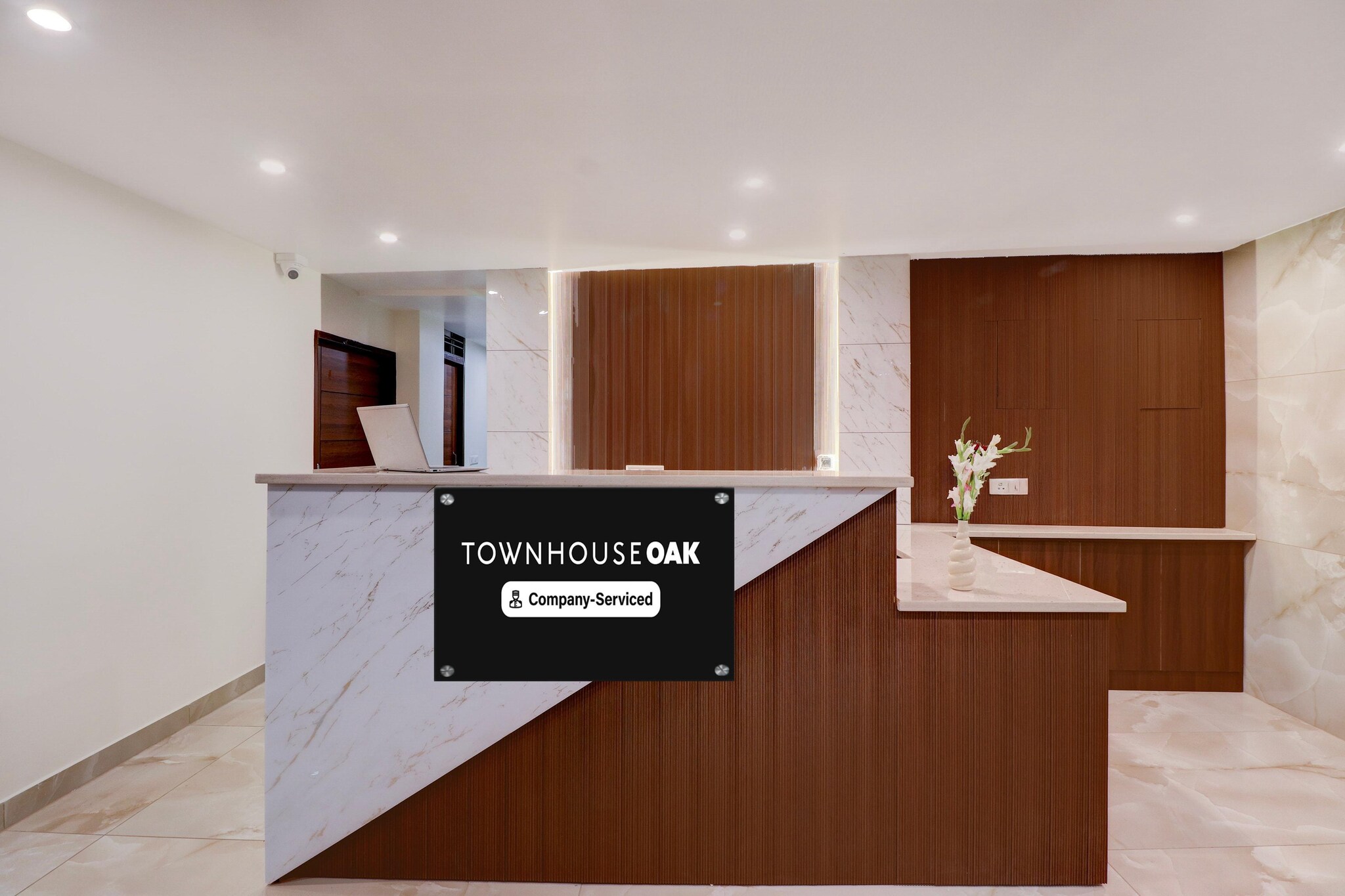 Ground floor: (bedroom(double bed, TV, seating area, air conditioning, telephone), bathroom(bathtub or shower, washbasin, toilet, Towels incl., shampoo, body soap, hot water), Parking, lift)