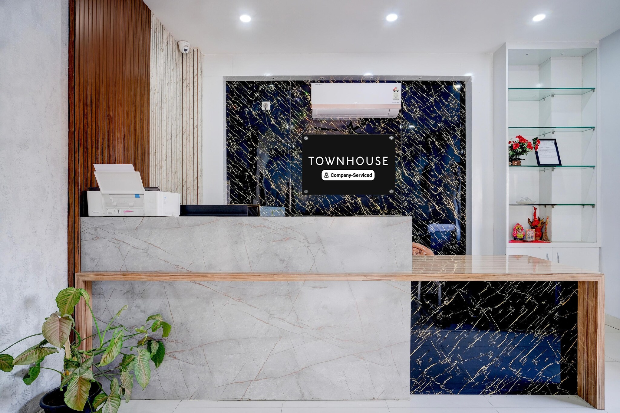 Ground floor: (bedroom(double bed, TV, seating area, air conditioning, telephone), bathroom(bathtub or shower, shower, washbasin, toilet, Towels incl., shampoo, body soap, hot water), Parking, lift, Laundry Package for a fee)