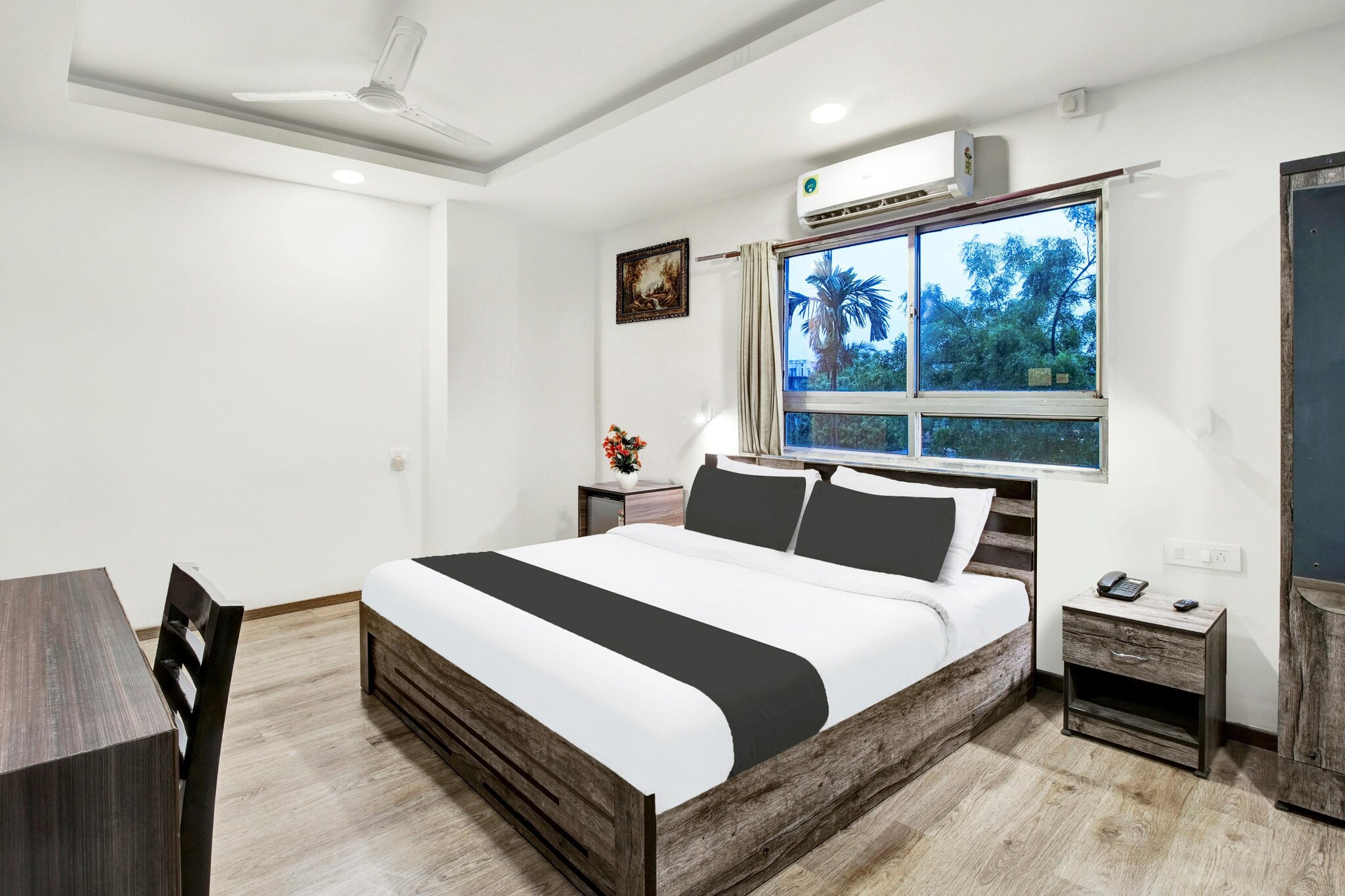 Super Townhouse Hatigaon Near Medicity