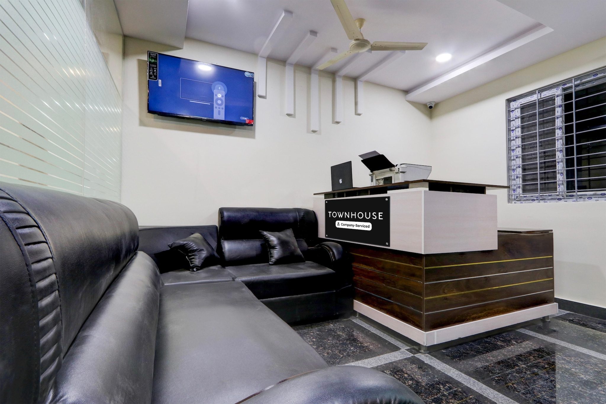 Comfortable Accommodations: Super Townhouse Nanak Ram Guda in Hyderabad offers four-star comfort with free WiFi, air-conditioning, private bathrooms, and modern amenities. Family rooms and pet-friendly policies cater to all guests.

Convenient Facilities: Guests enjoy a lounge, lift, 24-hour front desk, room service, and a work desk. Additional amenities include a hairdryer, free toiletries, TV, and tiled floors.

Prime Location: Located 4 km from ISB, 10 km from Golkonda Fort, and 28 km from Rajiv Gandhi International Airport. Nearby attractions include City Centre Mall (13 km) and Nehru Zoological Park (17 km).

Guest Satisfaction: Guests appreciate the attentive staff, excellent service, and clean rooms, making it a preferred choice for value and comfort.

Check-in is only available to guests aged 18 and above. Please provide a government-issued ID to confirm your age.