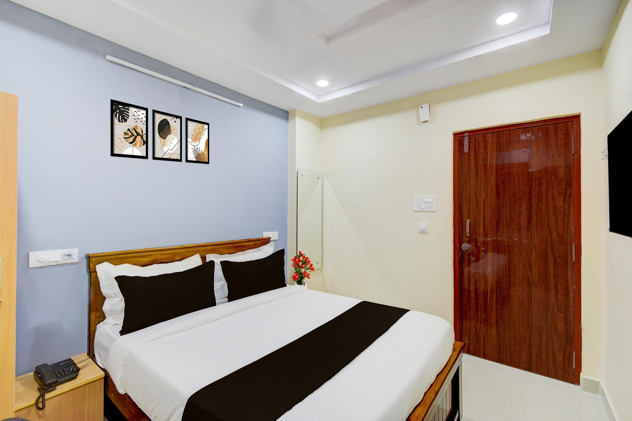 Enjoy a comfortable and hassle-free experience at our thoughtfully designed property. Each room is equipped with modern amenities, cozy bedding, and elegant decor to make you feel right at home. Located conveniently with easy access to public transport and major attractions, it's perfect for both business and leisure travelers. Cleanliness and guest comfort are our top priorities, and our team is available 24/7 to assist you throughout your stay.
Unmarried couples are warmly welcome at this property.
Guests with local ID proof are warmly welcome.
Foreign guests are welcome and allowed to stay at this property without any restrictions
Early Check-In Policy: A full day’s room rate will be charged for check-ins before 6:00 AM. Complimentary early check-in is available between 6:00 AM and 10:00 AM, subject to room availability.
Check-in is only available to guests aged 18 and above. Please provide a government-issued ID to confirm your age.