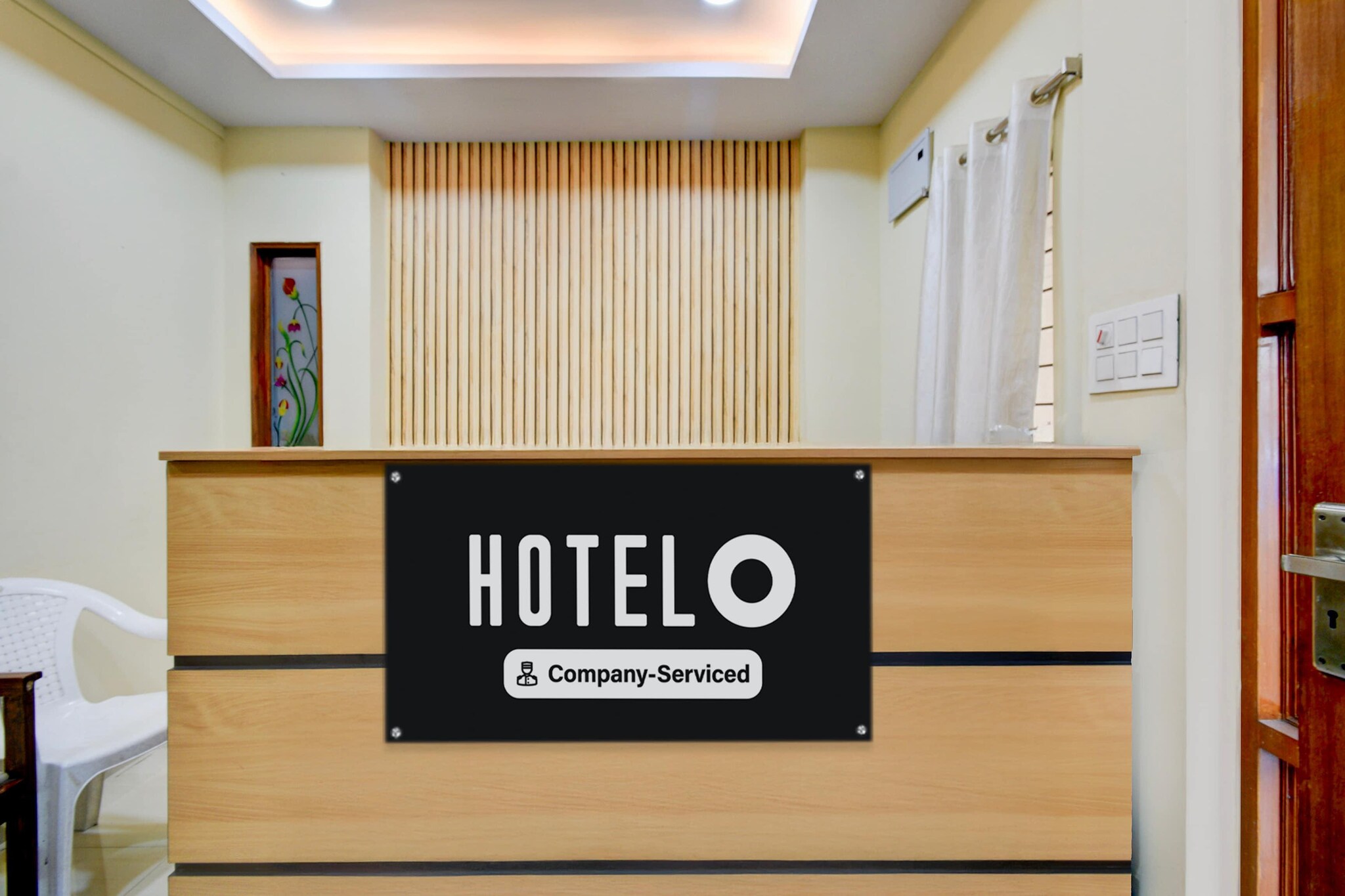 Ground floor: (bedroom(double bed, TV, seating area, seating area, air conditioning, telephone), bathroom(bathtub or shower, shower, washbasin, toilet, Towels incl., shampoo, body soap, hot water), Parking)
