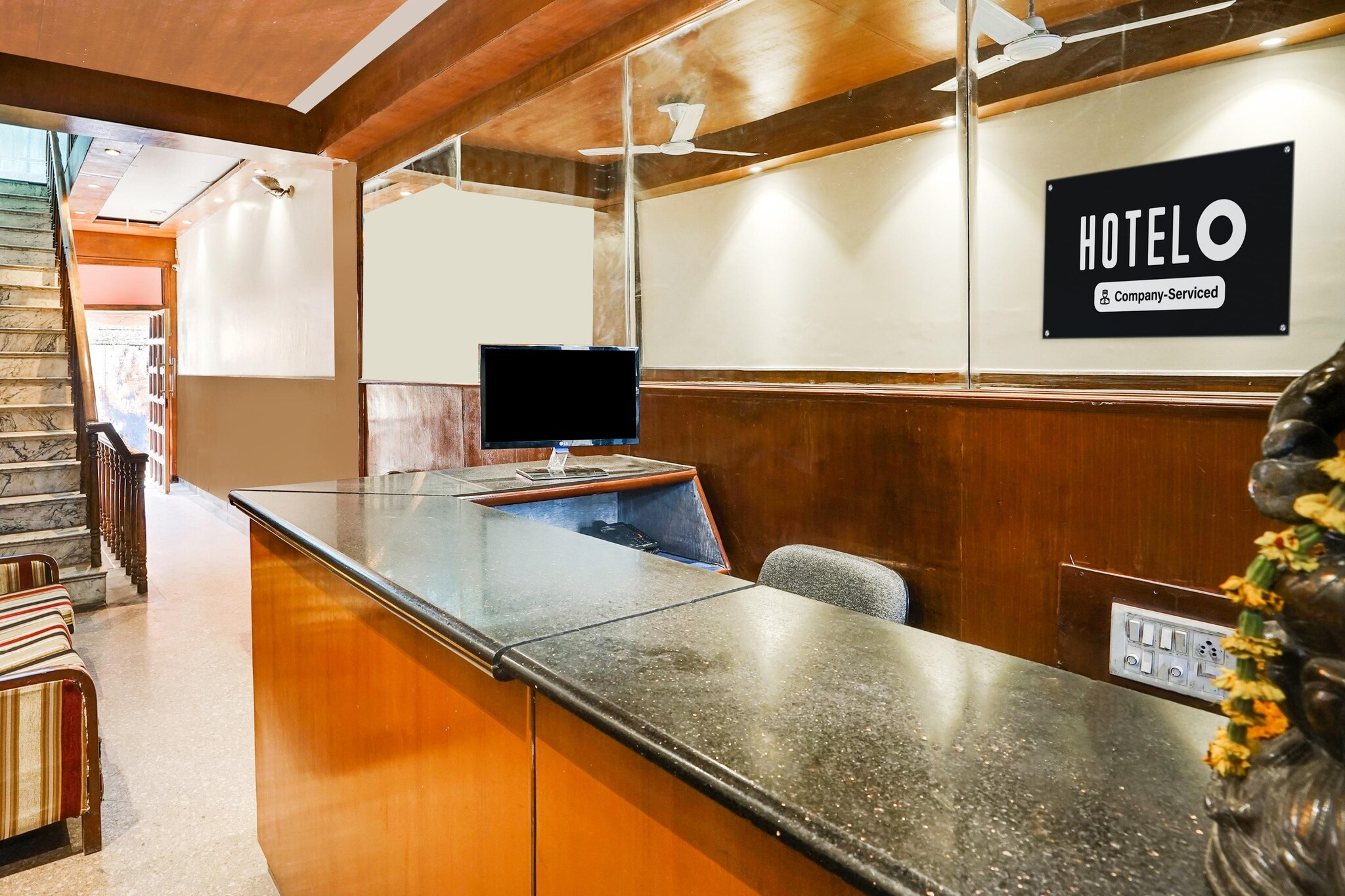 Ground floor: (bedroom(double bed, TV, seating area, air conditioning, telephone), bathroom(bathtub or shower, washbasin, toilet, Towels incl., shampoo, body soap, hot water), Parking)