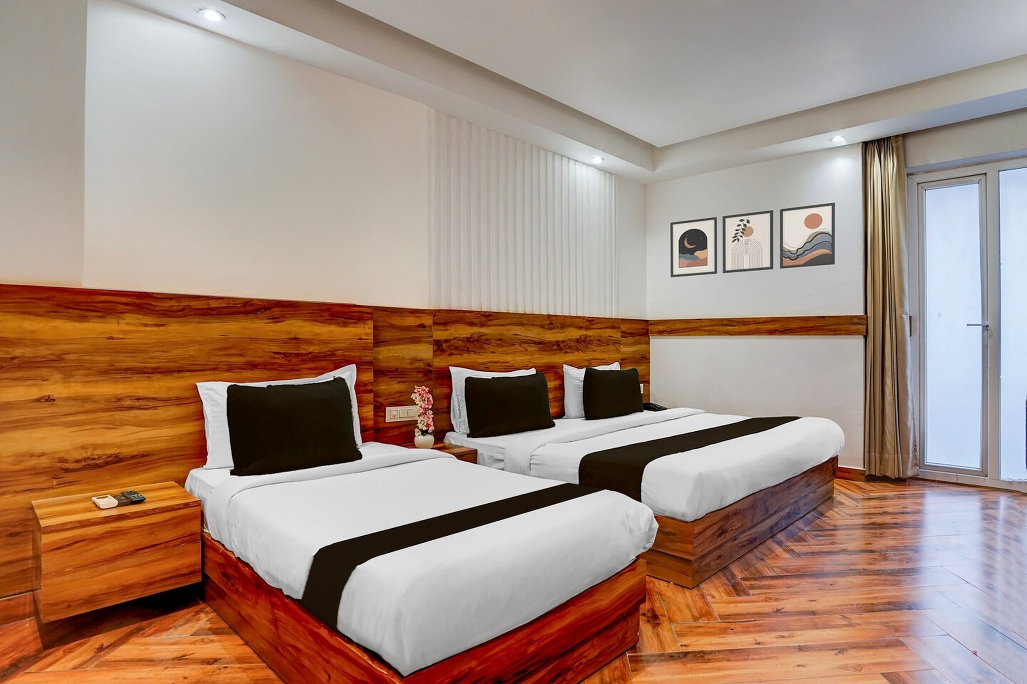 Enjoy a comfortable and hassle-free experience at our thoughtfully designed property. Each room is equipped with modern amenities, cozy bedding, and elegant decor to make you feel right at home. Located conveniently with easy access to public transport and major attractions, it's perfect for both business and leisure travelers. Cleanliness and guest comfort are our top priorities, and our team is available 24/7 to assist you throughout your stay.
 
Unmarried couples are warmly welcome at this property.
Guests with local ID proof are warmly welcome.
Early Check-In Policy: A full day’s room rate will be charged for check-ins before 6:00 AM. Complimentary early check-in is available between 6:00 AM and 10:00 AM, subject to room availability.
 
Check-in is only available to guests aged 18 and above. Please provide a government-issued ID to confirm your age.
