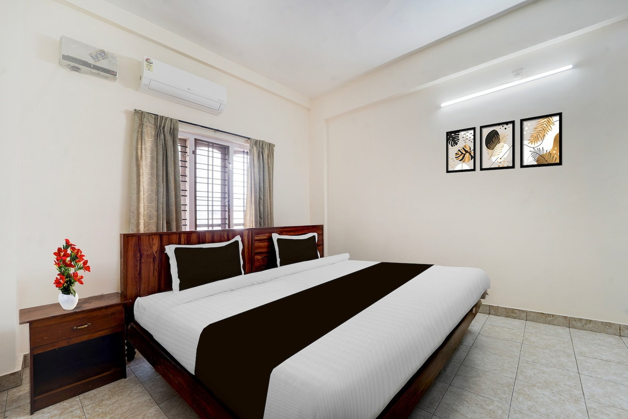 Comfortable Accommodations: Super Hotel O Pathanamthitta in Pathanamthitta offers family rooms with air-conditioning, private bathrooms, work desks, and seating areas. Each room includes free toiletries, bath or shower, TV, and tiled floors.

Essential Facilities: Guests enjoy free WiFi throughout the property, a 24-hour front desk, housekeeping service, room service, meeting rooms, and luggage storage. Free on-site parking is available.

Convenient Location: Located 110 km from Thiruvananthapuram International Airport, the hotel is 25 km from Chengannur Railway Station and 46 km from Mannarasala Sree Nagaraja Temple.

Unmarried couples are warmly welcome at this property.
Guests with local ID proof are warmly welcome.
Early Check-In Policy: A full day’s room rate will be charged for check-ins before 6:00 AM. Complimentary early check-in is available between 6:00 AM and 10:00 AM, subject to room availability.

Check-in is only available to guests aged 18 and above. Please provide a government-issued ID to confirm your age.

