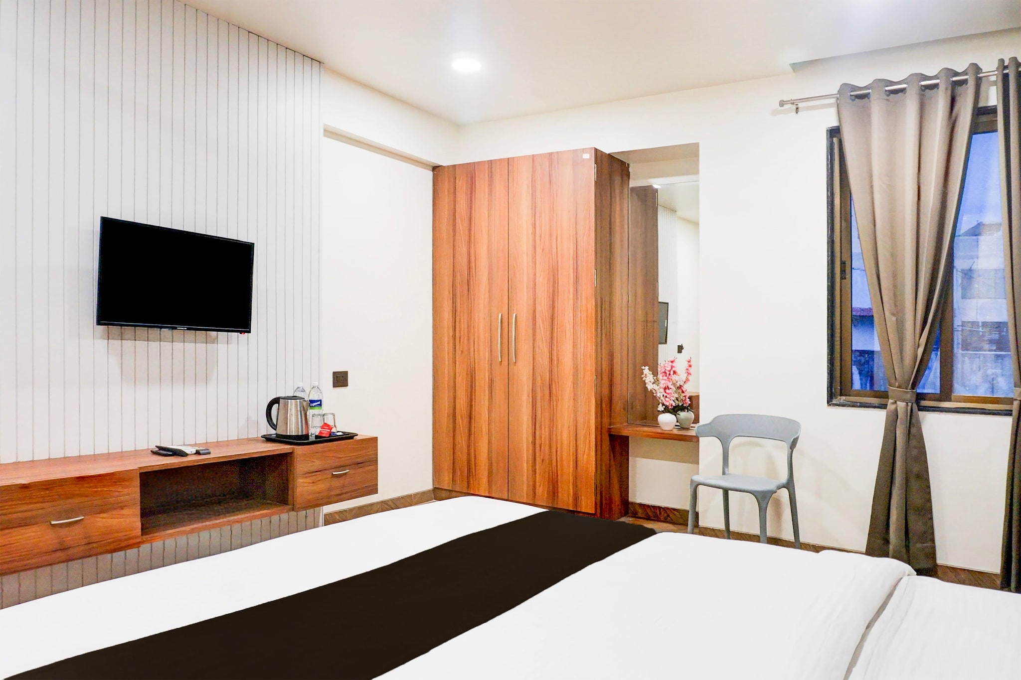 Elite Stays at Viman Nagar Kharadi