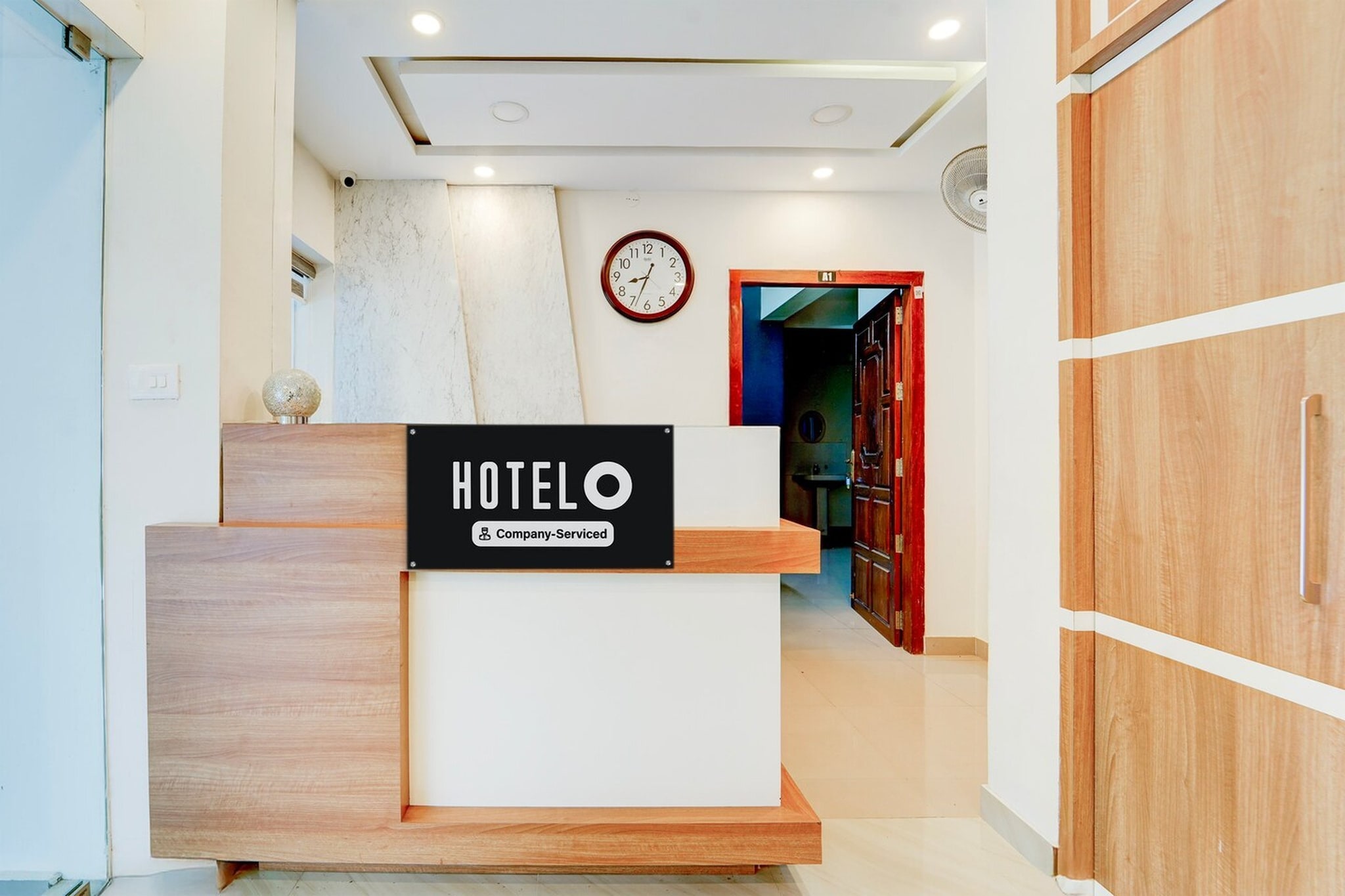 Ground floor: (bedroom(double bed, TV, seating area, seating area, air conditioning, telephone), bathroom(bathtub or shower, shower, washbasin, toilet, Towels incl., shampoo, body soap, hot water), Parking)