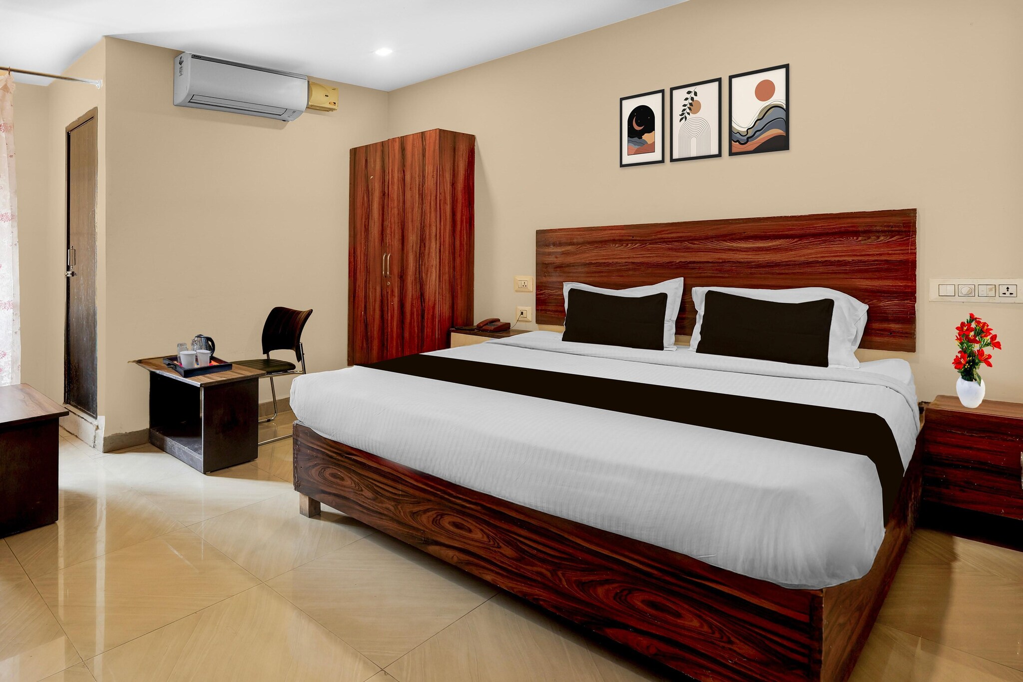 Situated within 8 km of Vijayawada Station and 8.1 km of Kanakadurga temple, Hotel O Benz Circle Crossway Vijayawada Formerly Akshaya Elite features rooms with air conditioning and a private bathroom in Vijayawada. Among the facilities at this property are a shared kitchen and room service, along with free WiFi throughout the property. The property is non-smoking and is set 36 km from Tenali Junction Railway Station.
The rooms at the hotel are fitted with a seating area, a flat-screen TV with satellite channels and a private bathroom with free toiletries and a bath or shower. The units have a desk.
Speaking English and Hindi, staff are ready to help around the clock at the reception.
Vijayawada Airport is 17 km from the property.
1. Unmarried couples are warmly welcome at this property.
2. Guests with local ID proof are warmly welcome.
3.Early Check-In Policy: A full day’s room rate will be charged for check-ins before 6:00 AM. Complimentary early check-in is available between 6:00 AM and 10:00 AM, subject to room availability.
4.Foreign guests are welcome and allowed to stay at this property without any restrictions
Check-in is only available to guests aged 18 and above. Please provide a government-issued ID to confirm your age.