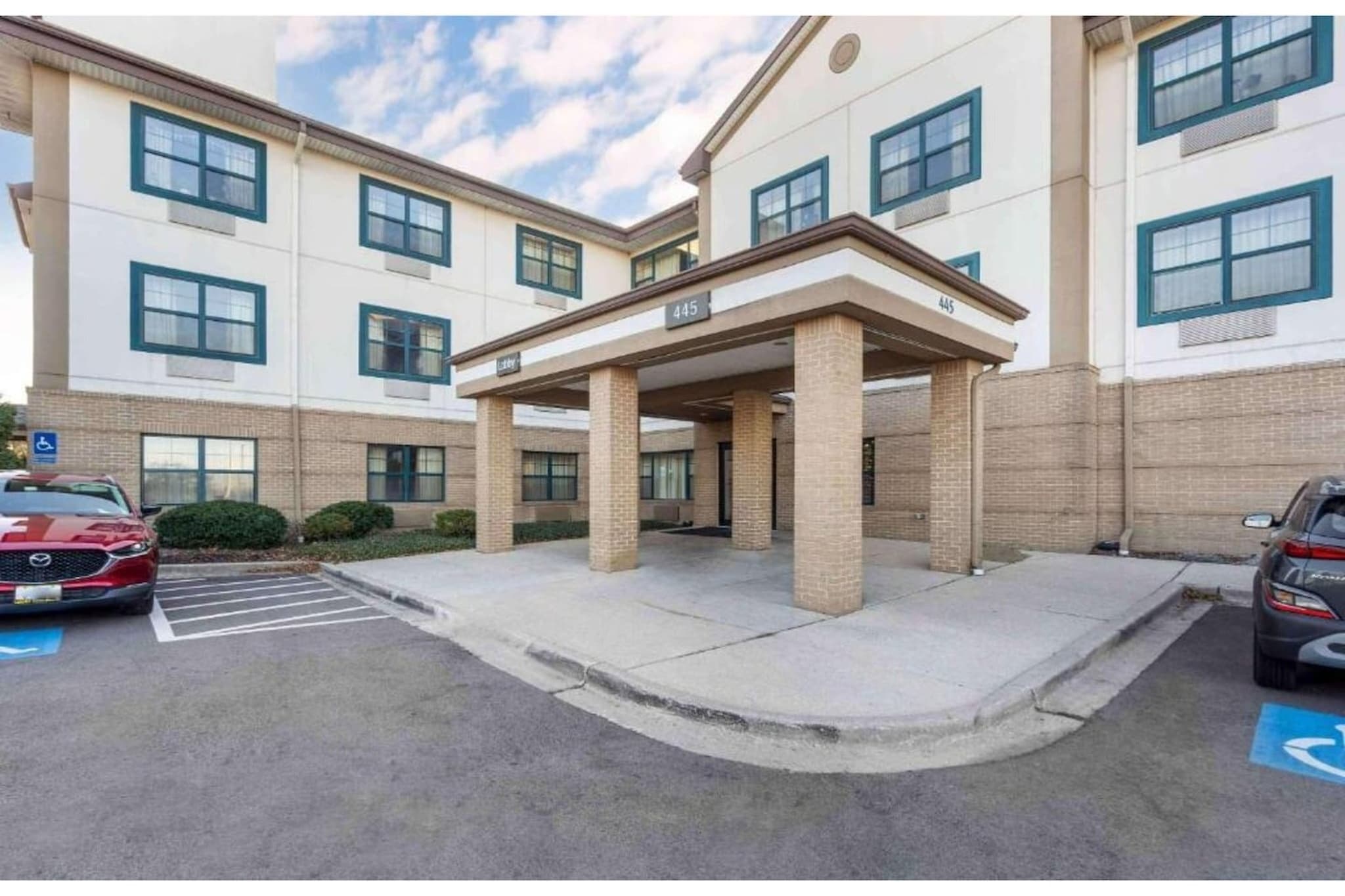 1 King Bed | Non-Smoking, Kitchen, Shower
