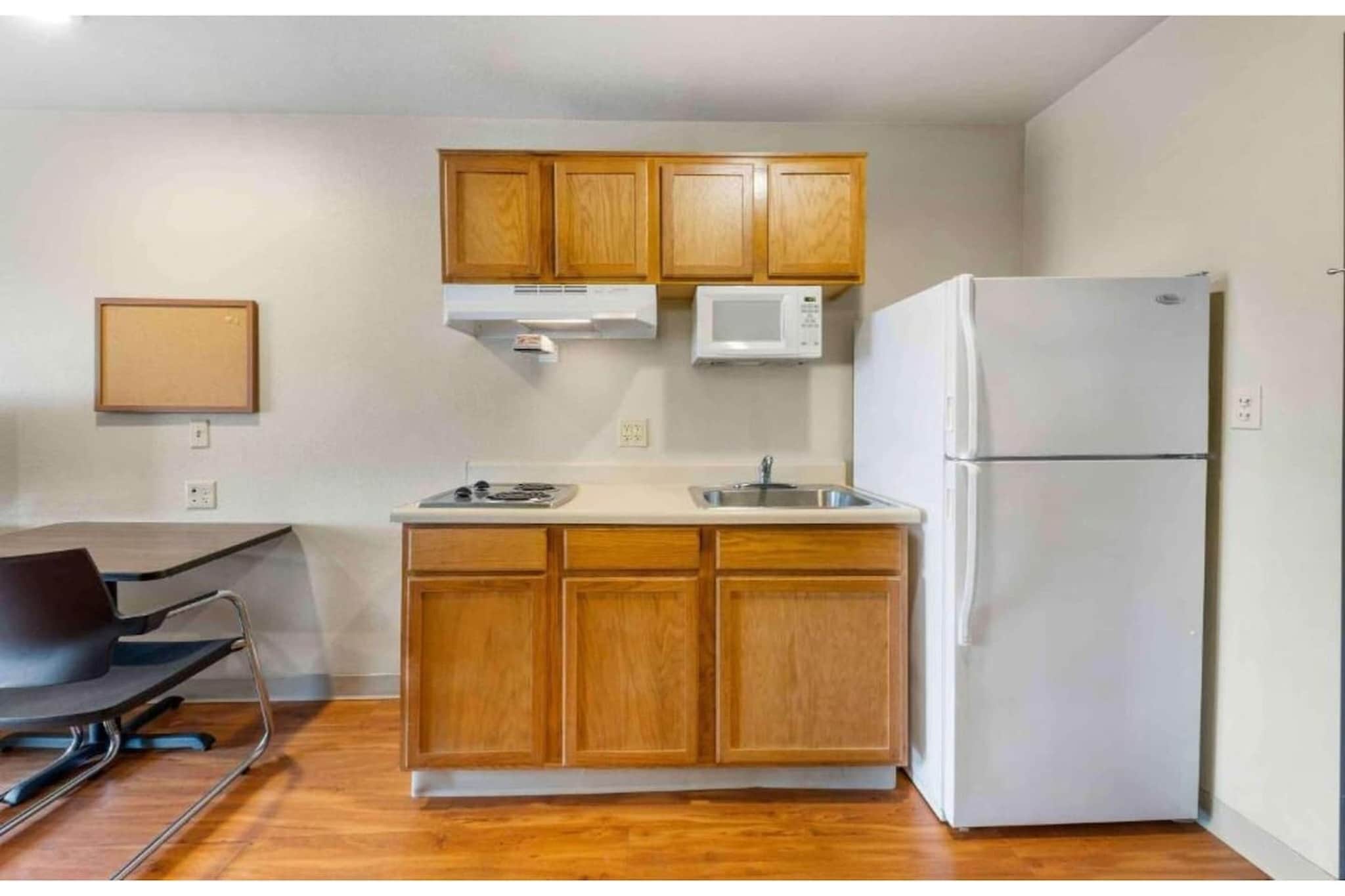 1 Full Bed | ADA/Tub/Non-Smoking/Kitchen