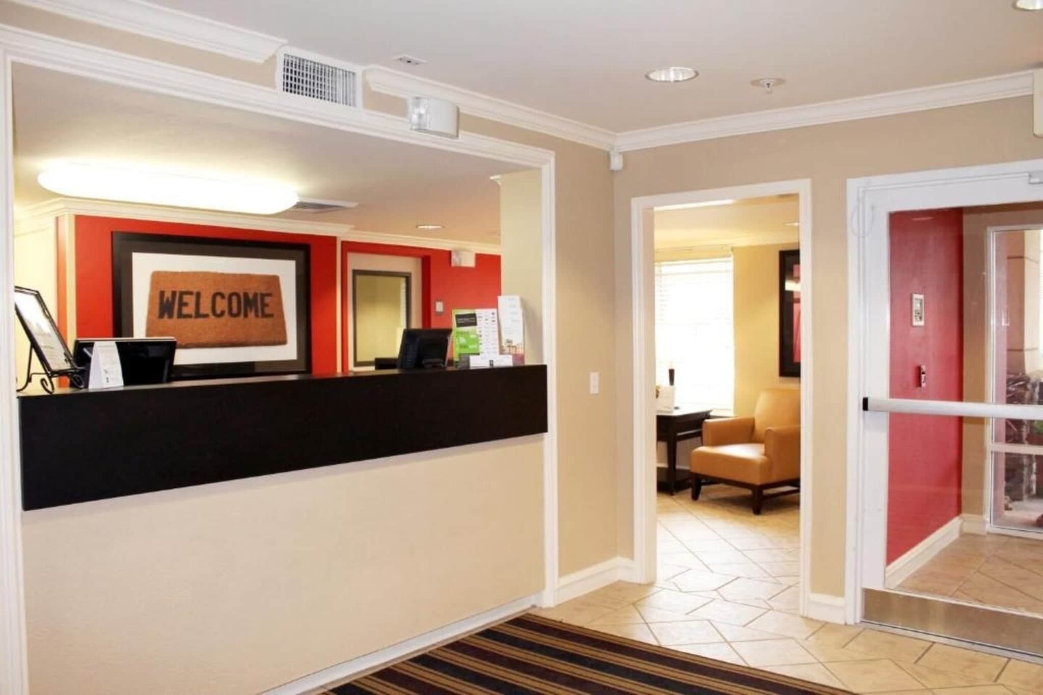 1 Queen Bed | ADA/RI Shower/Smoking/Kitchen