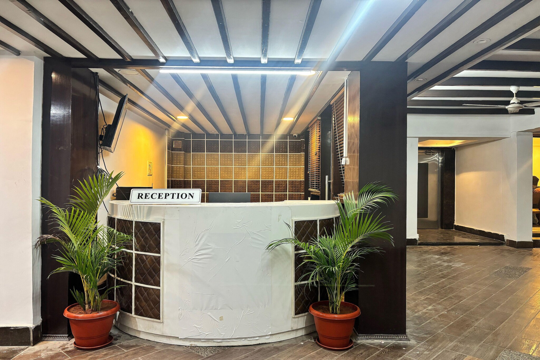 Ground floor: (bedroom(double bed, TV, seating area, air conditioning, telephone), bathroom(bathtub or shower, washbasin, toilet, Towels incl., shampoo, body soap, hot water), lift)