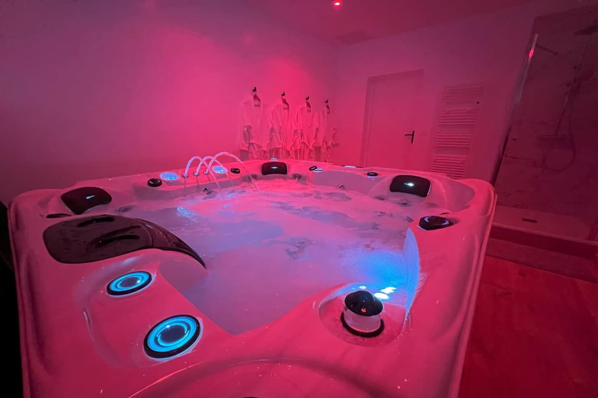 TY NAVARIN - Wellness