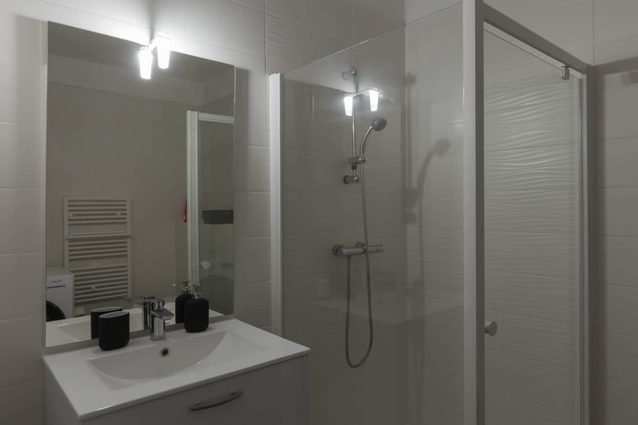TY FOUR - Badkamer