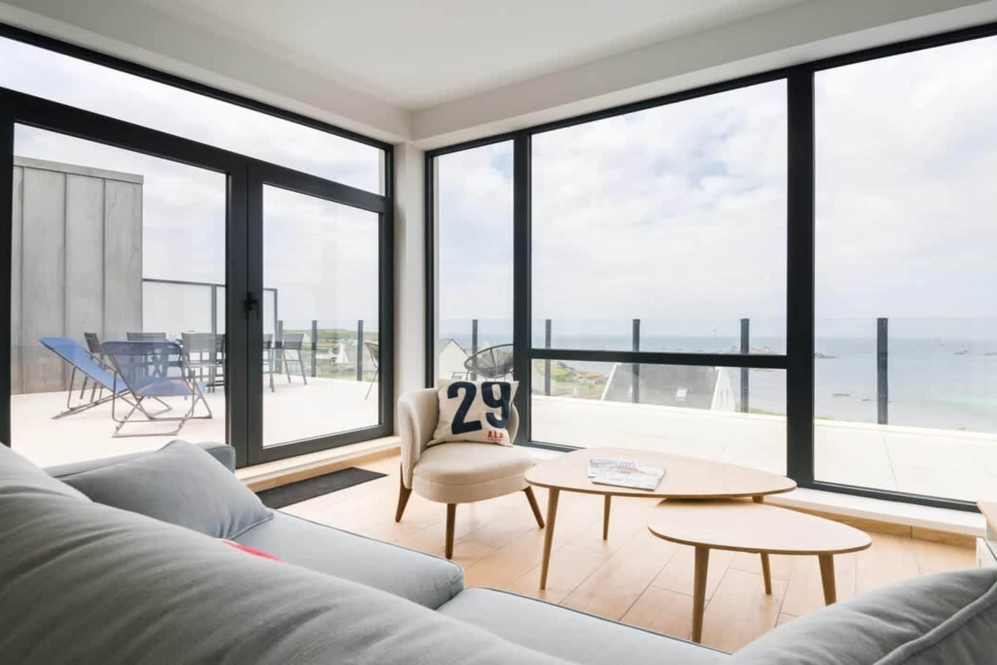 OCEAN VIEW - Living room
