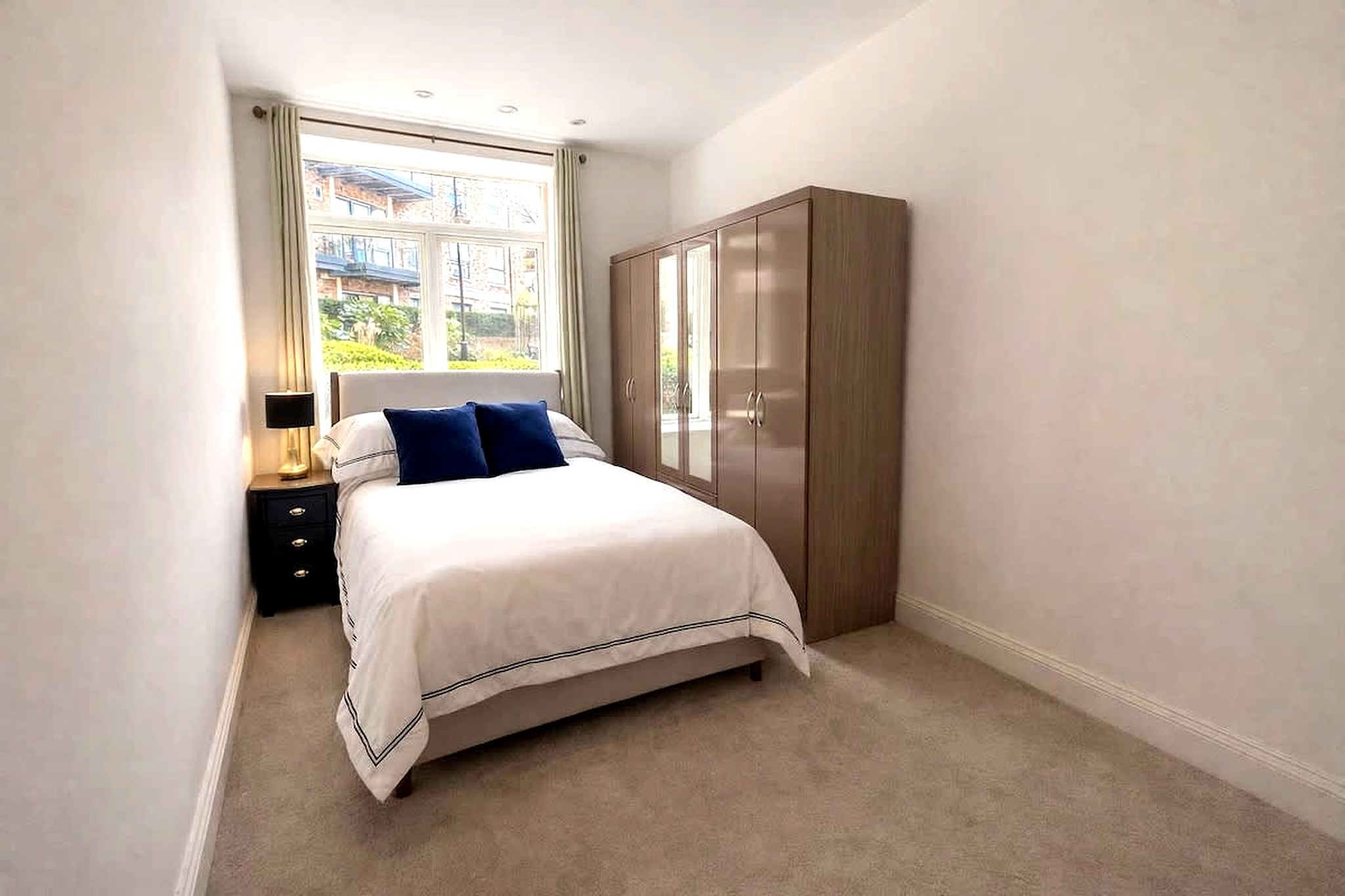 Chic Apartment with Patio in Chiswick