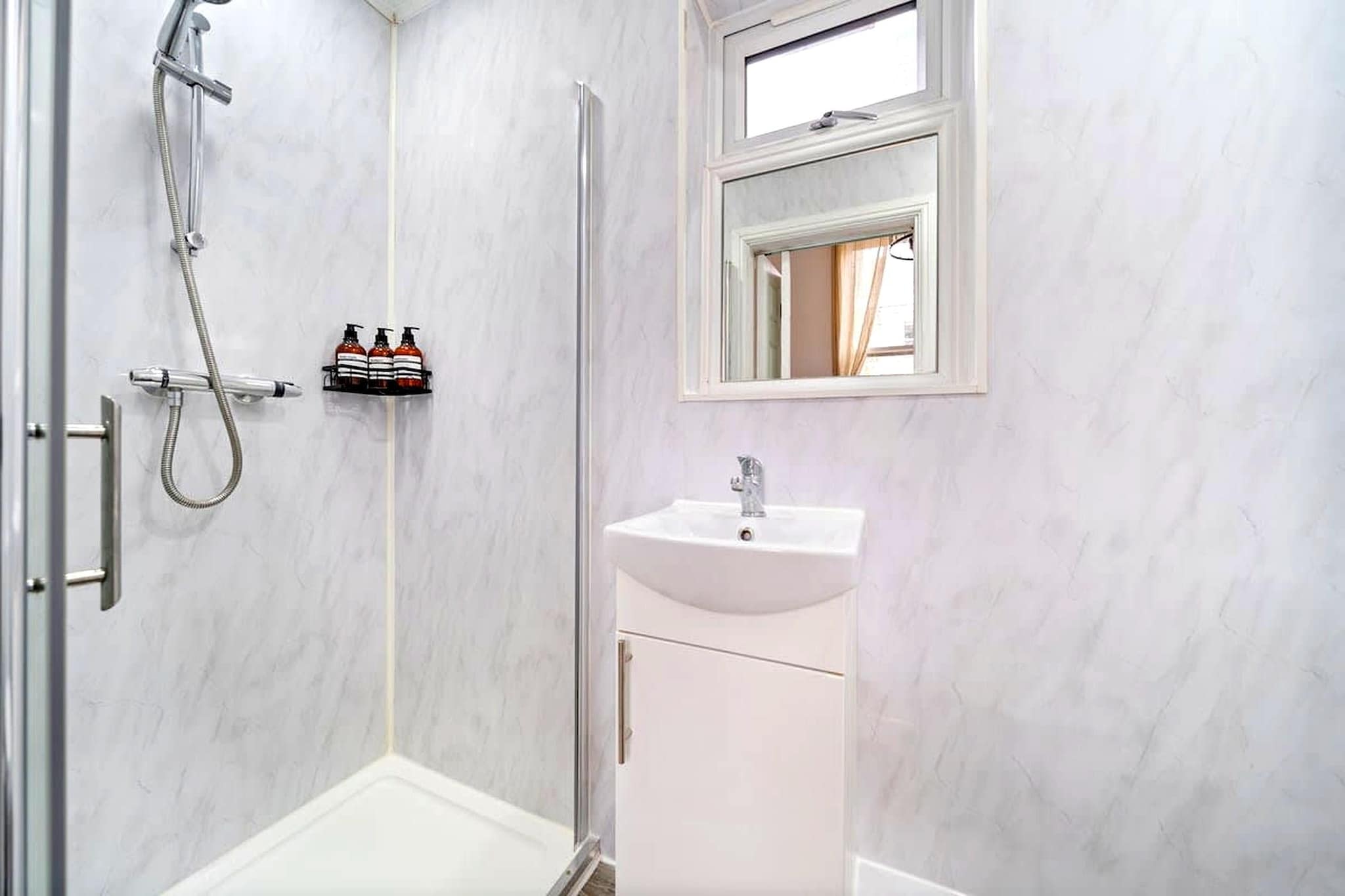 Modern 1BR Apartment in Greater London