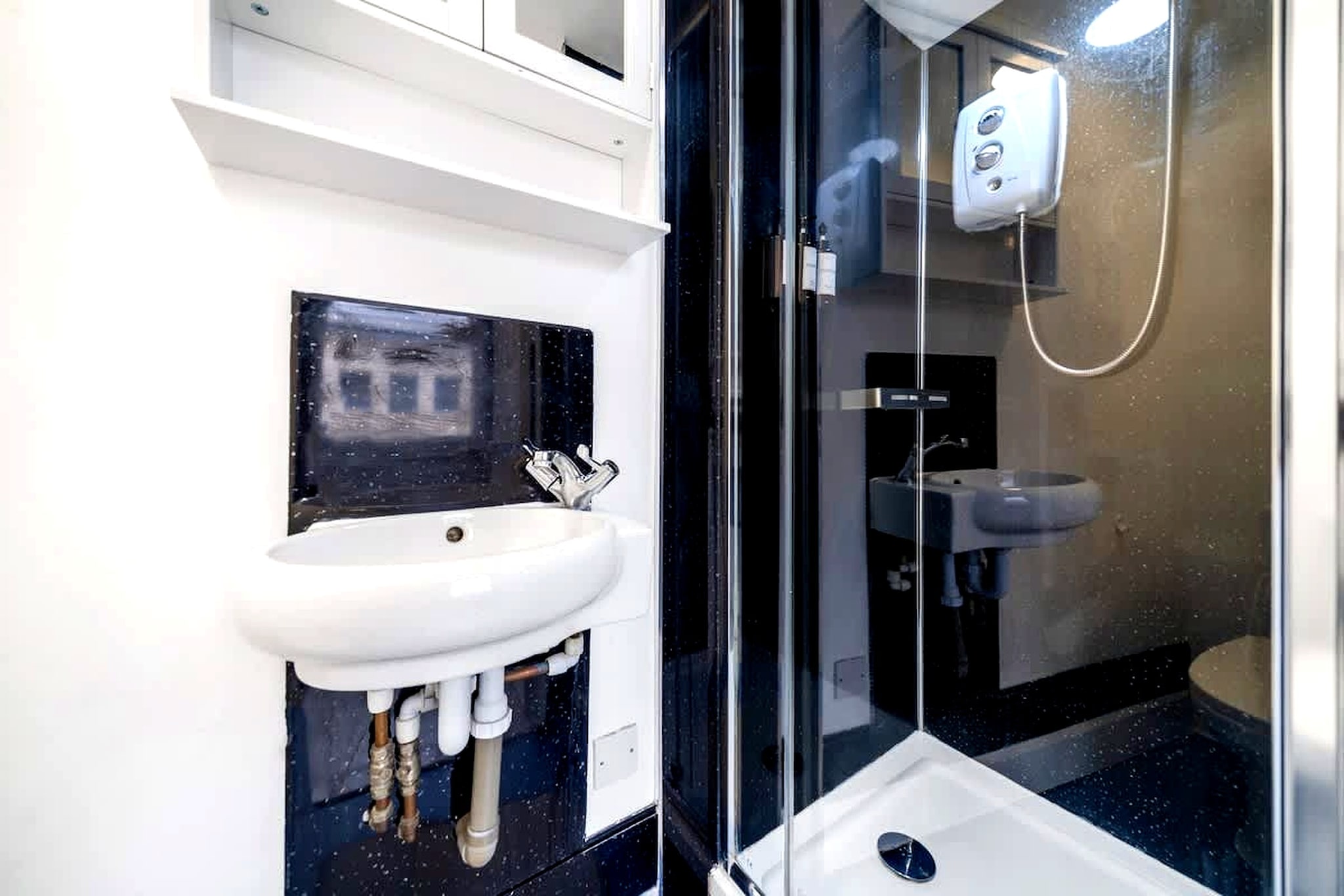 West Kensington Modern Couple Retreat