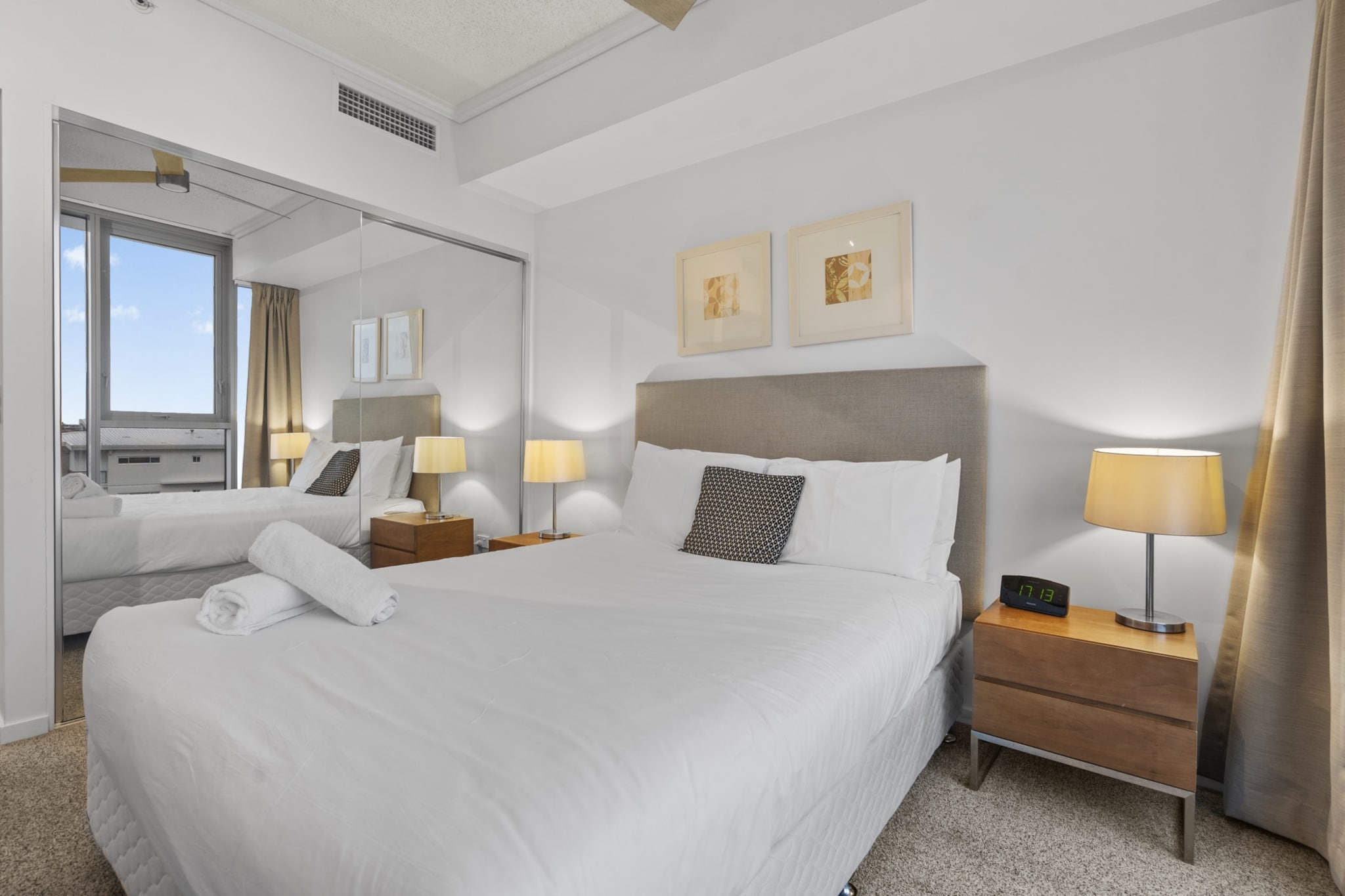 Stylish Apartment with Balcony and Pool