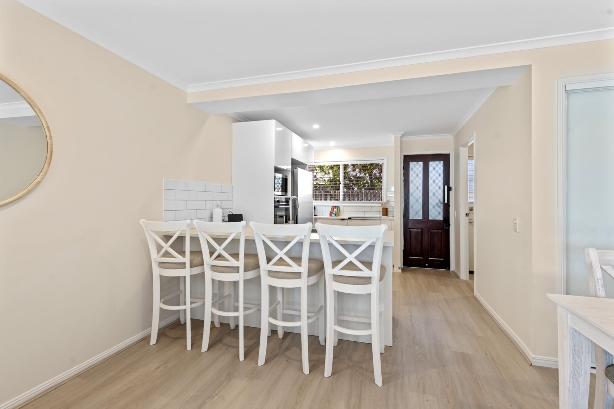 Bed Linen, Fan, Hot Water, Internet Access DSL, Wardrobe, Living room(TV, heating, air conditioning), Kitchen(dining table, stove, electric kettle, toaster, coffee machine, oven, microwave, dishwasher, fridge, freezer, dishes and cutlery, Coffee, Wine glasses), bedroom(Queen Bed), bedroom(2x bunk bed), bathroom(washing machine, hairdryer, Towels/Sheets (Incl.), shampoo, body soap, Essentials, Conditioner, Shower gel), First Aid, Indoor play area, Play area, bath tub, cot, balcony or terrace, Long term stays allowed, Near Ocean, Room-darkening shades