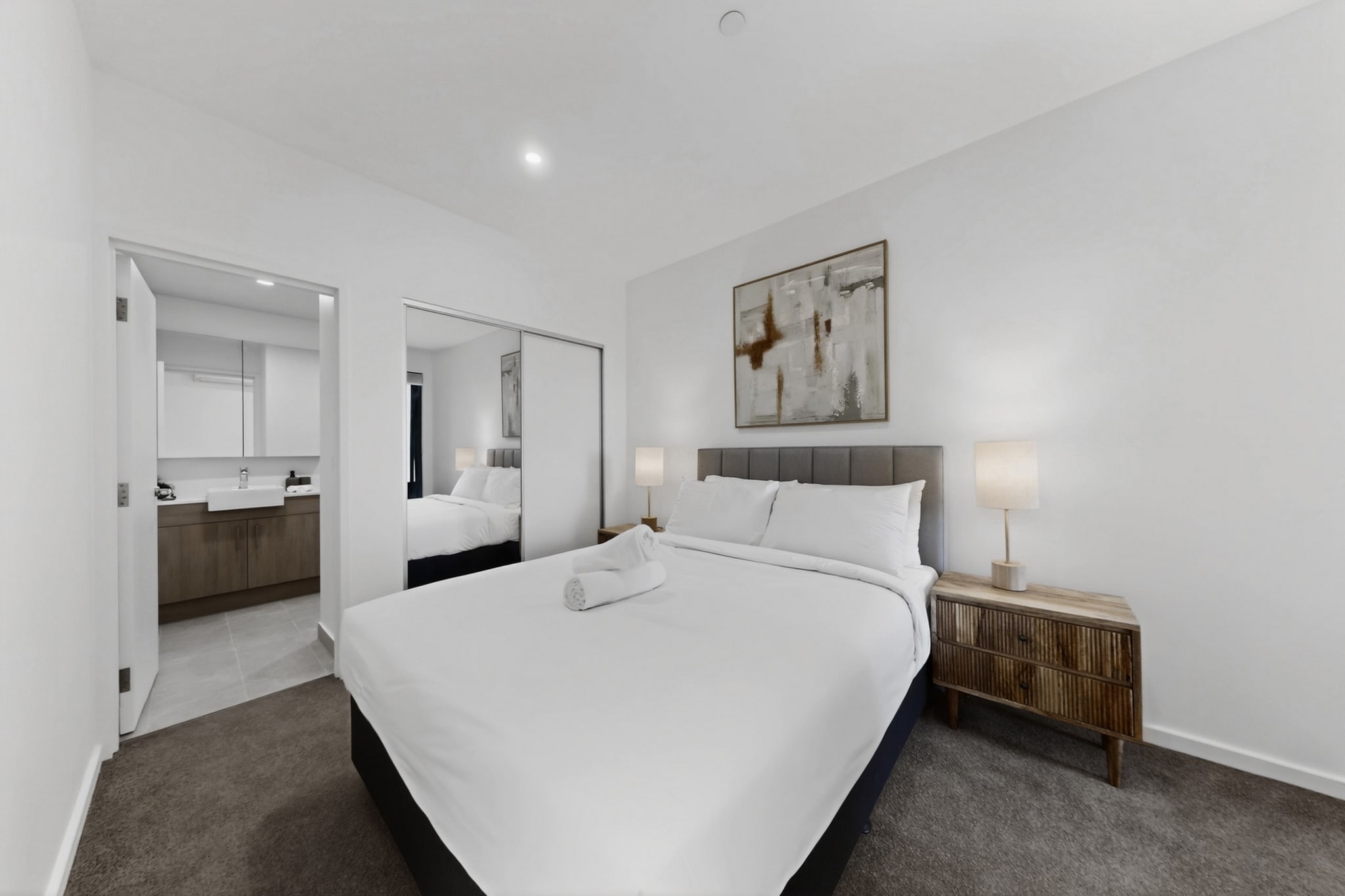 Elevator, Hot Water, Internet Access DSL, Wardrobe, Living room(TV, seating area), Kitchen(dining table, stove, electric kettle, toaster, coffee machine, oven, microwave, dishwasher, fridge, freezer), bedroom(Bed Linen, Queen Bed), bedroom(Queen Bed), bathroom(tumble dryer, washing machine, iron, shampoo, body soap), bathroom, First Aid, balcony or terrace, heating, air conditioning, Towels/Sheets (Incl.), Essentials, dishes and cutlery, Cooking basics, Carbon monoxide detector, Conditioner, Long term stays allowed, Room-darkening shades, Shower gel, Town, Wine glasses