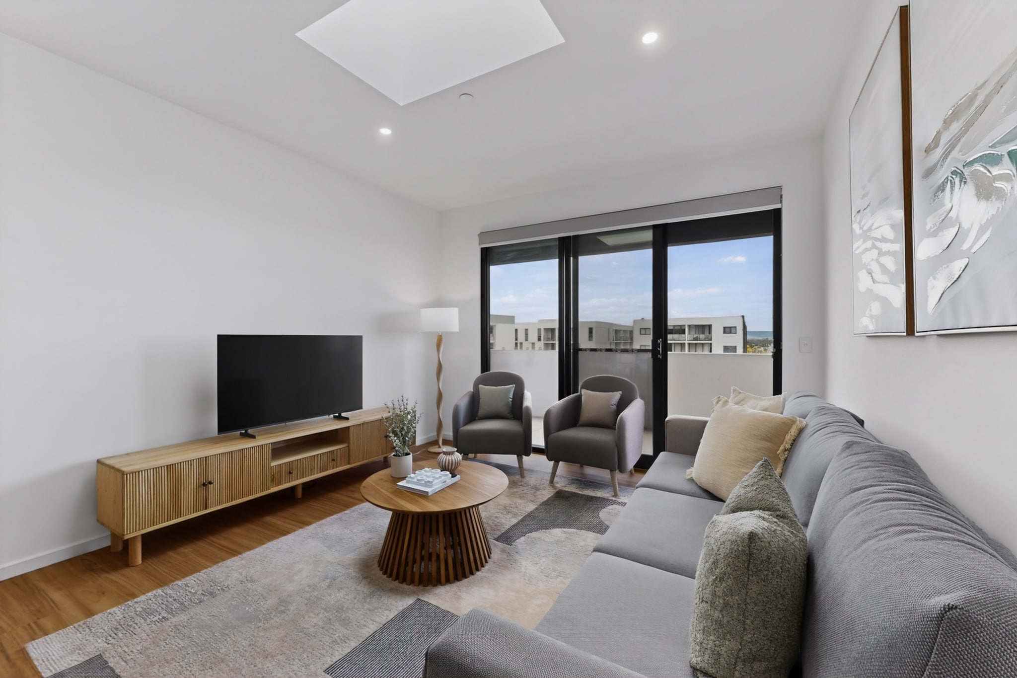 Brand-New 3-Bed Apartment with Scenic Views