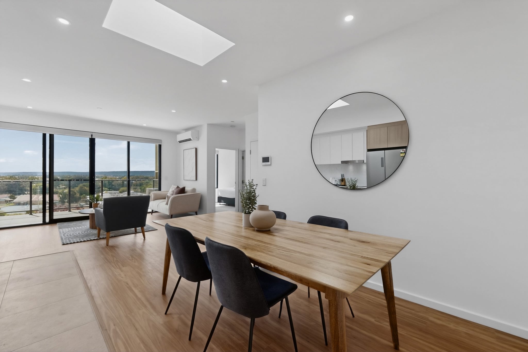 Modern,Newly Furnished Apartment with Full Kitchen