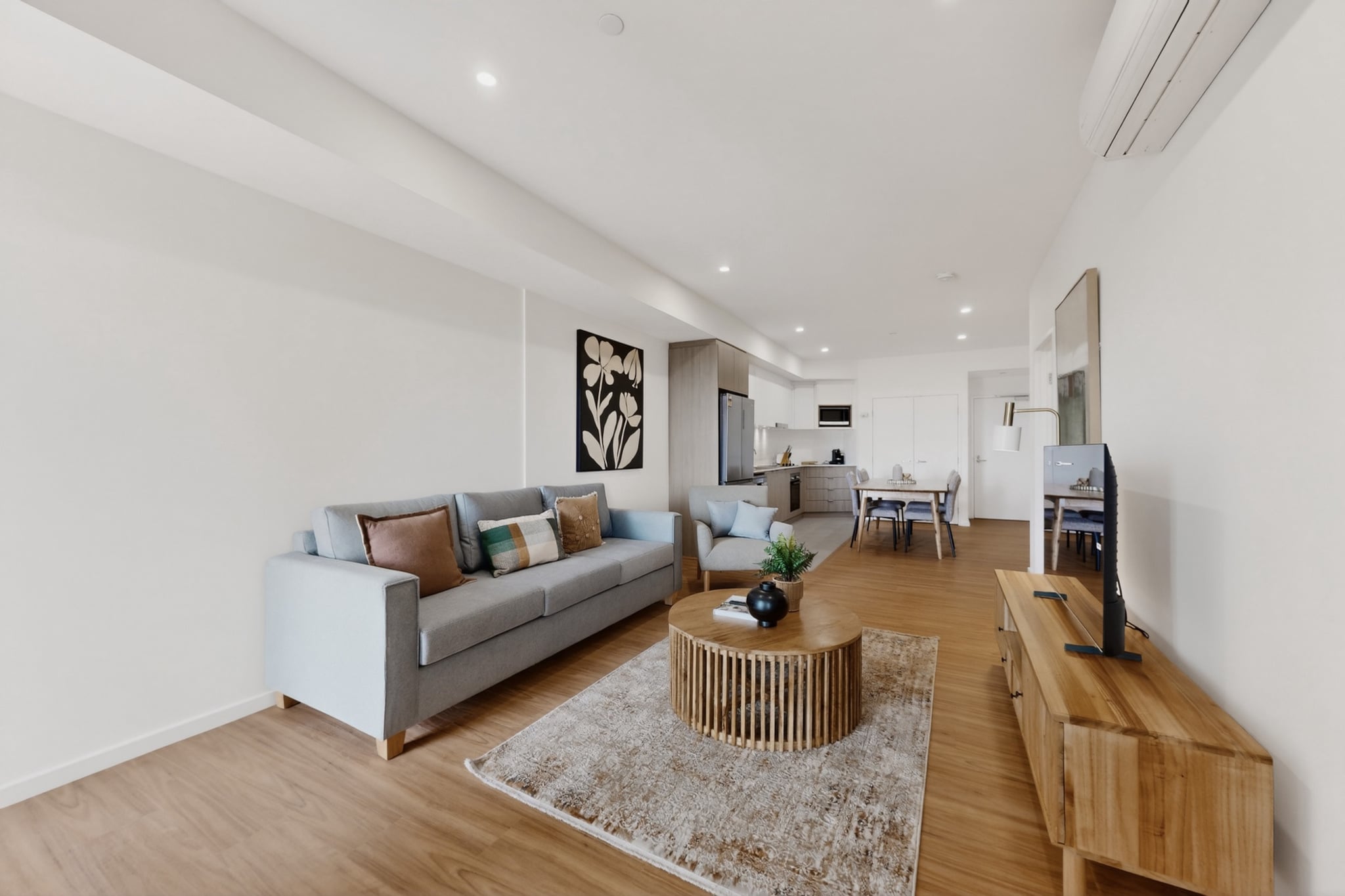 This newly developed 2-bedroom apartment offers a fresh and modern living experience with all-new furniture and high-end appliances. Located in a vibrant Cannington location, the apartment features stunning city views and a rooftop garden for guests to enjoy. With self-check-in via a letterbox key system, this is the perfect place for both business stays and weekend getaways. Everything from the décor to the appliances is brand new, ensuring ultimate comfort.
Situated in the heart of Cannington, this newly developed apartment offers easy access to a range of exciting attractions. Whether you’re here for a business trip or a relaxing getaway, you’ll be close to some of Perth's best experiences.
 
Main Attractions:
 
- Westfield Carousel: A large shopping centre offering a wide range of retail stores, dining options, and entertainment, just a short drive away.
 
- Canning River Regional Park: Perfect for nature lovers, this tranquil park features walking trails, picnic areas, and birdwatching opportunities along the beautiful Canning River.
 
- Perth Zoo: Located just a short drive away, Perth Zoo is home to a variety of native and exotic animals, perfect for a day out with family or friends.
 
- The Perth Mint: Discover the rich history of Australia's gold rush with fascinating exhibits and the chance to see gold poured before your eyes.
 
- Cannington Leisureplex: This local leisure centre features a variety of sporting and recreational facilities, including a pool, gym, and outdoor activities.