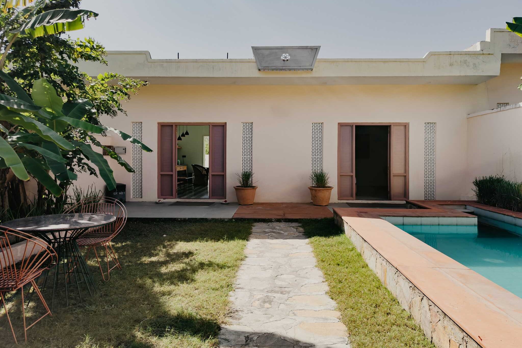 DanCenter Parijat Villas & Suites