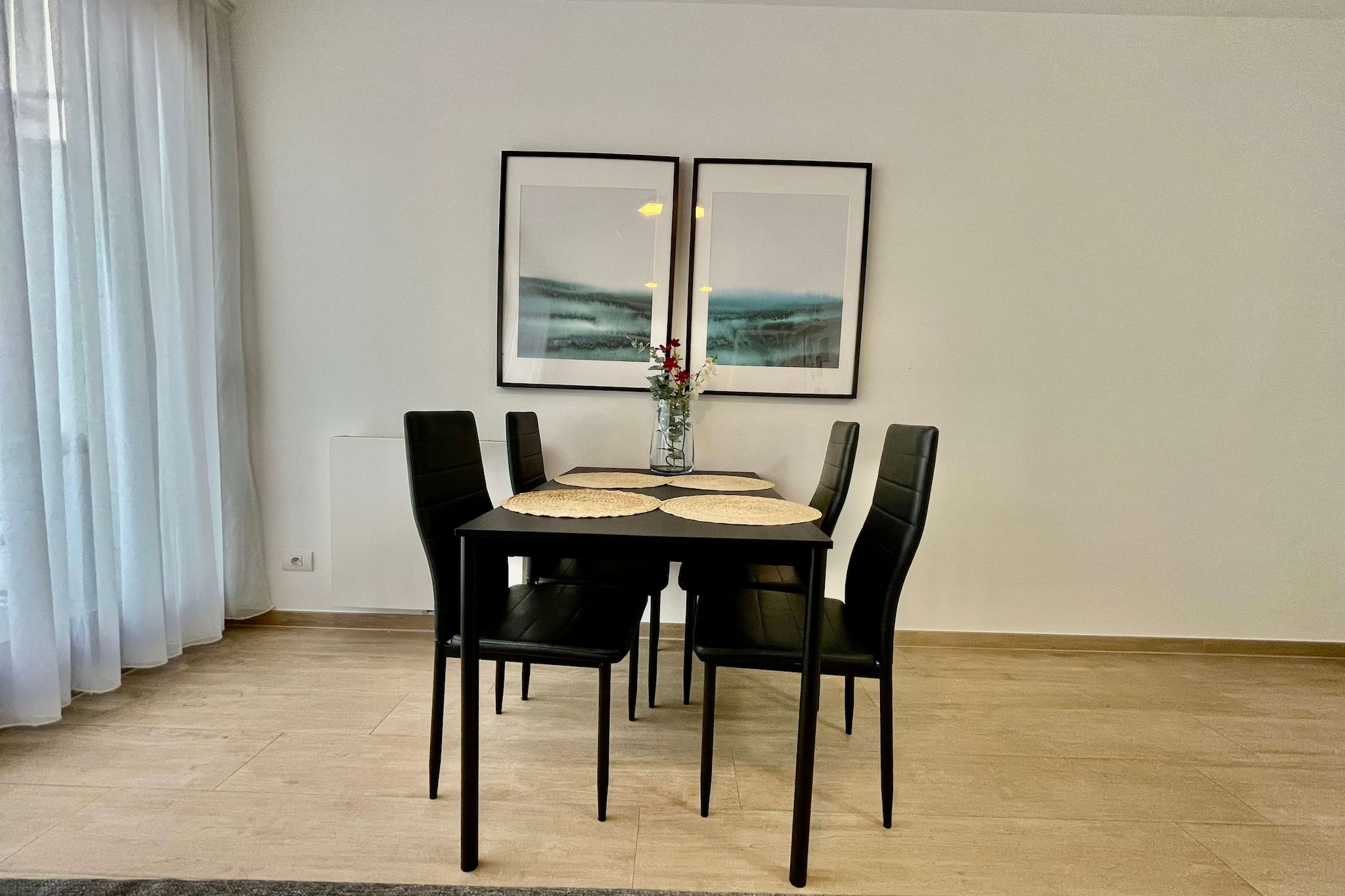 Situated in the heart of Antwerp, this sophisticated suite offers a bright and modern sanctuary near the renowned Diamond District. Whether visiting for a short city break or an extended stay, guests will enjoy a refined environment that balances contemporary style with effortless accessibility to the neighbourhood's best landmarks and transit links.

The interior is masterfully curated, featuring a spacious bedroom with a plush king-sized bed and a versatile sofa bed in the living area to accommodate up to two guests. For those balancing work and travel, a dedicated laptop-friendly workspace is provided alongside high-speed wireless internet. The kitchen is fully equipped for complete self-catering, including an oven, refrigerator, freezer, and a full suite of cookware. Specialised amenities such as a coffee maker and kettle ensure a seamless start to your day, while the in-unit washer and clothing storage offer added convenience for long-term stays.

The well-appointed bathroom is stocked with premium essentials, including a hairdryer, shampoo, conditioner, and shower gel. Families are warmly welcomed, with the suite being fully suitable for both infants and children. Safety is prioritized with integrated heating and comprehensive smoke and carbon monoxide detection. Guests also benefit from the convenience of a luggage drop-off service and paid parking options located just off the premises. While located in a peaceful pocket of the city center, the suite remains perfectly connected to Antwerp's cultural highlights and the historic Old Town, which is within easy walking distance.