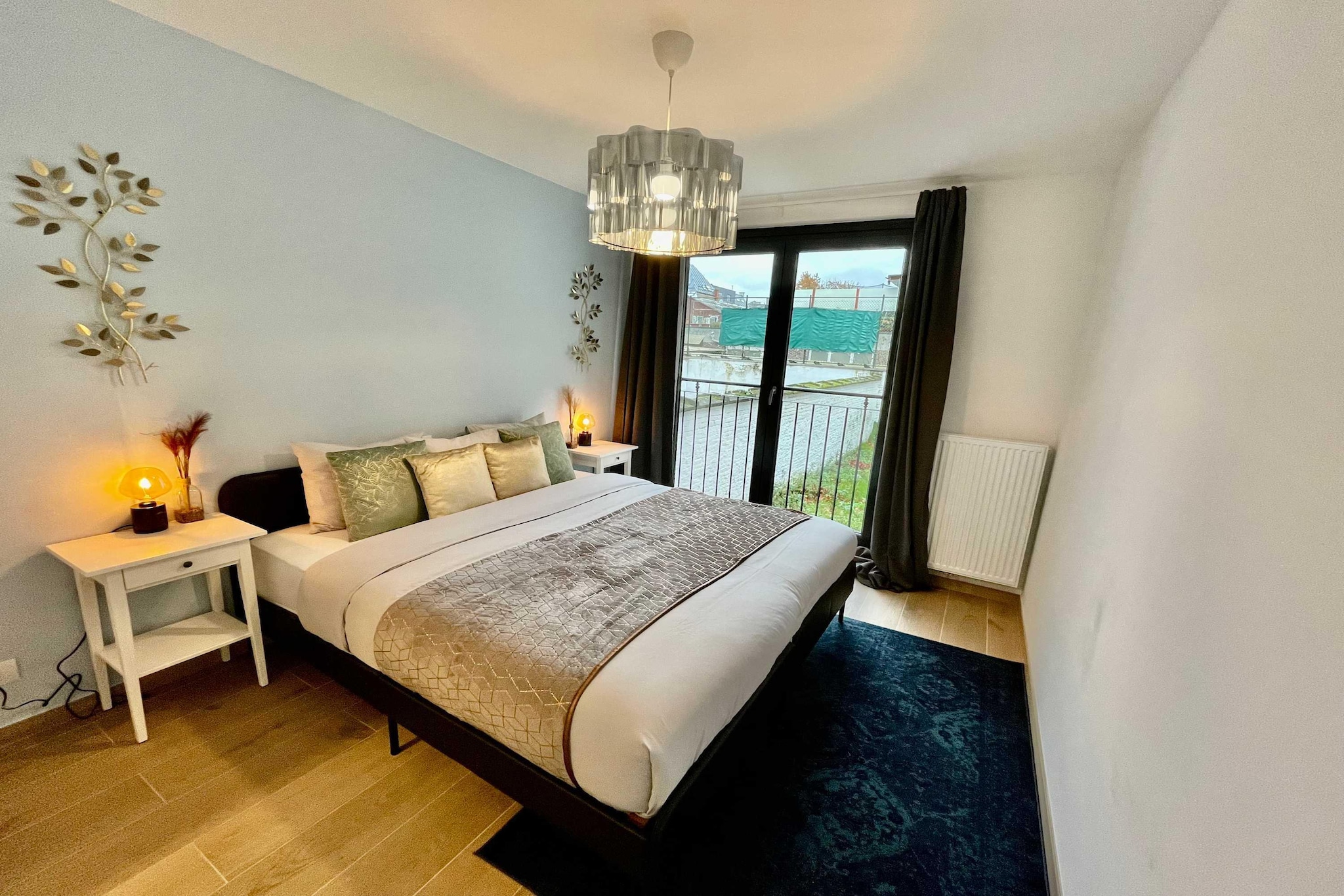 Bed Linen, Hot Water, Internet Access DSL, Wardrobe, Living room(single sofa bed, TV, seating area), Kitchen(dining table, cooker, coffee machine, oven, fridge, freezer, dishes and cutlery), bedroom(double bed), bedroom(double bed), bathroom(washbasin, toilet, hairdryer, shampoo, hot water, Shower gel), First Aid, washing machine, balcony or terrace, heating, iron, hairdryer, Alarm, parking (paying), Essentials, Dedicated workspace, Cooking basics, Carbon monoxide detector, Cleaning products, Conditioner, Long term stays allowed, Shower gel