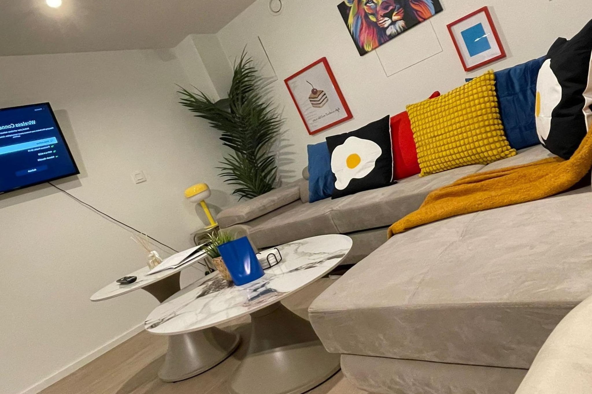 One Lux Stay Near Antwerp Central - Studio Apartment - Salon