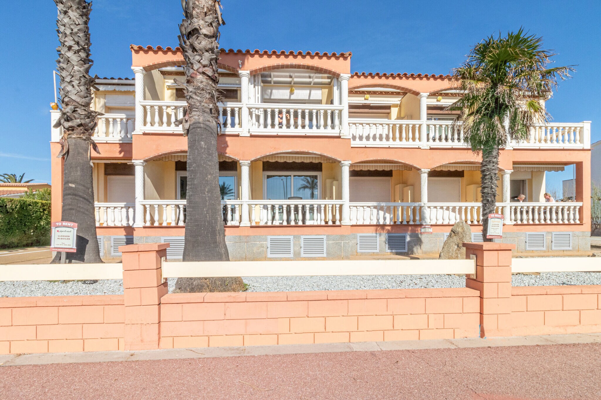 Moderne Ferienwohnung in Empuriabrava Spanien mit Terrasse