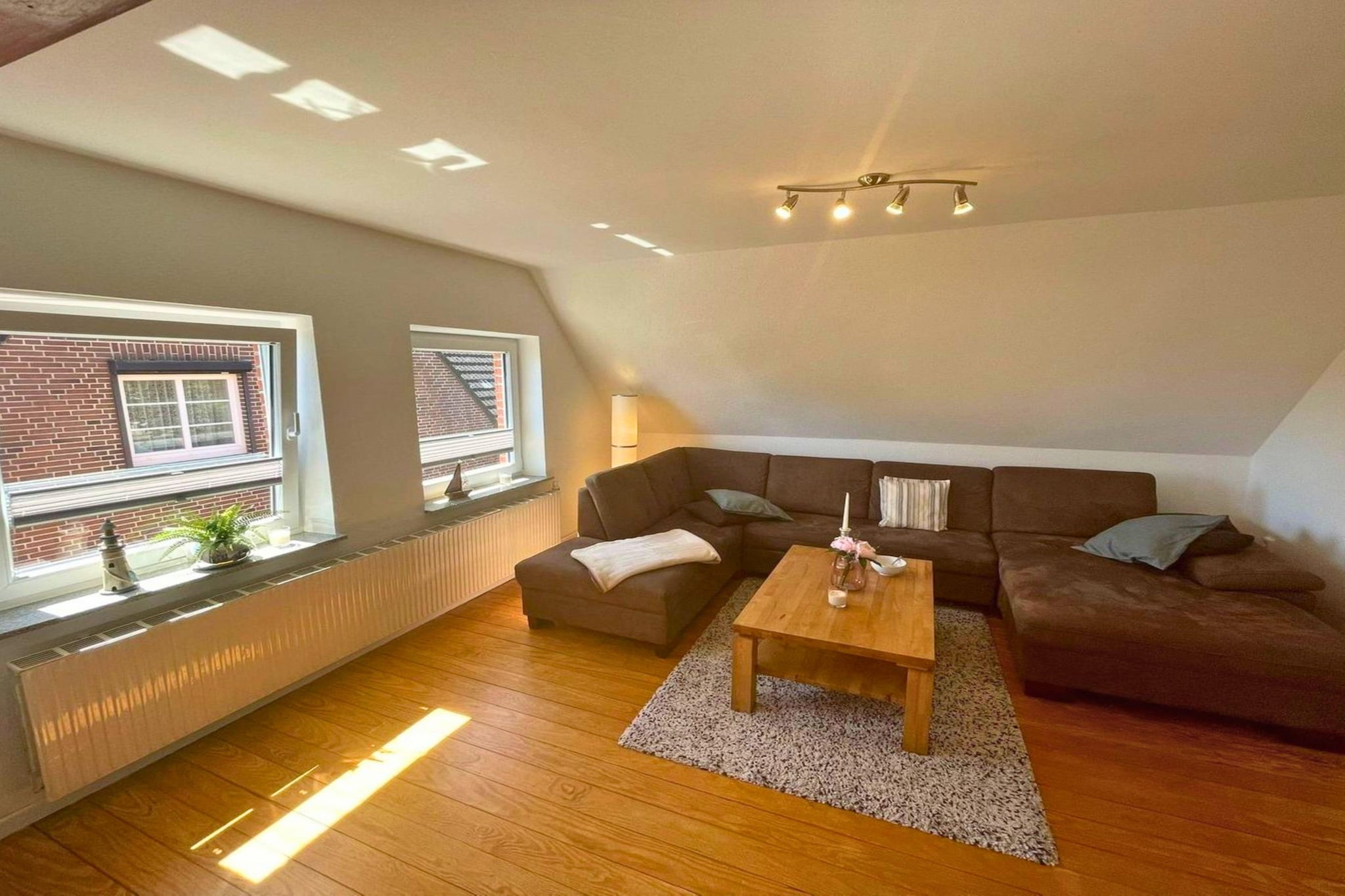Located just 5 km from the sea and beach, this cozy ground-floor apartment in Landkirchen offers a practical and peaceful base for families or small groups. The living/dining room features a TV, seating area, and dining table, while the fully equipped kitchen includes a coffee machine, oven, microwave, dishwasher, and fridge—perfect for easy self-catering.
Sleeping arrangements include a double bedroom and a twin room, complemented by a modern bathroom with shower, toilet, and hairdryer, plus an additional guest toilet for added convenience. A children’s bed and high chair are available, making it ideal for young families. Outside, enjoy the terrace, garden with furniture, and BBQ setup, along with on-site parking.
With restaurants and general supplies just 1 km away, and attractions like Fehmarn Aquarium (10 km), the lighthouse (11 km), and ferry port (7.4 km) within easy reach, this location blends countryside calm with coastal access.