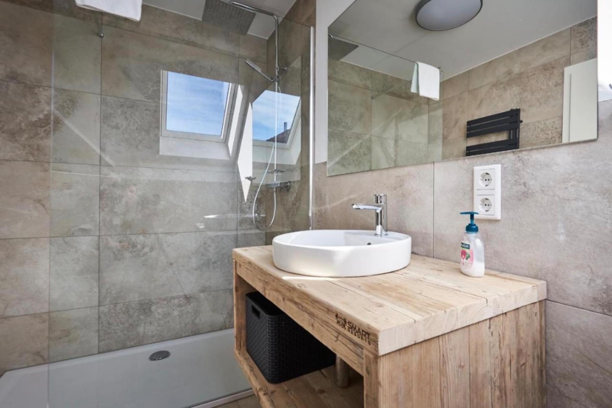 Helles Apartment mit Bergblick