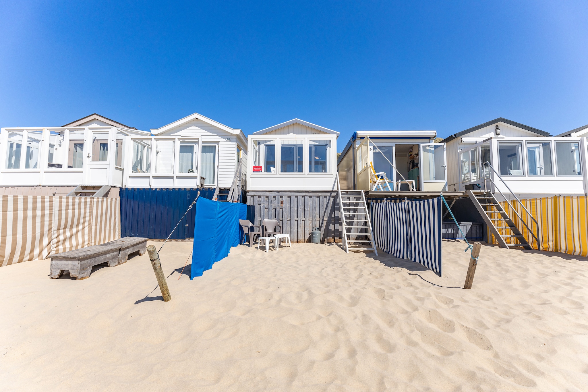 Beach sleep house near Dishoek directly by the sea with panoramic view and terrace, number 342 - Außenbereich Sommer