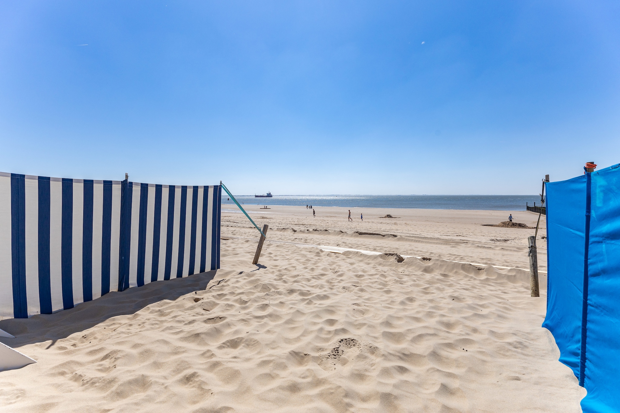 Beach sleep house near Dishoek directly by the sea with panoramic view and terrace, number 342 - Gebiete Sommer 1 km