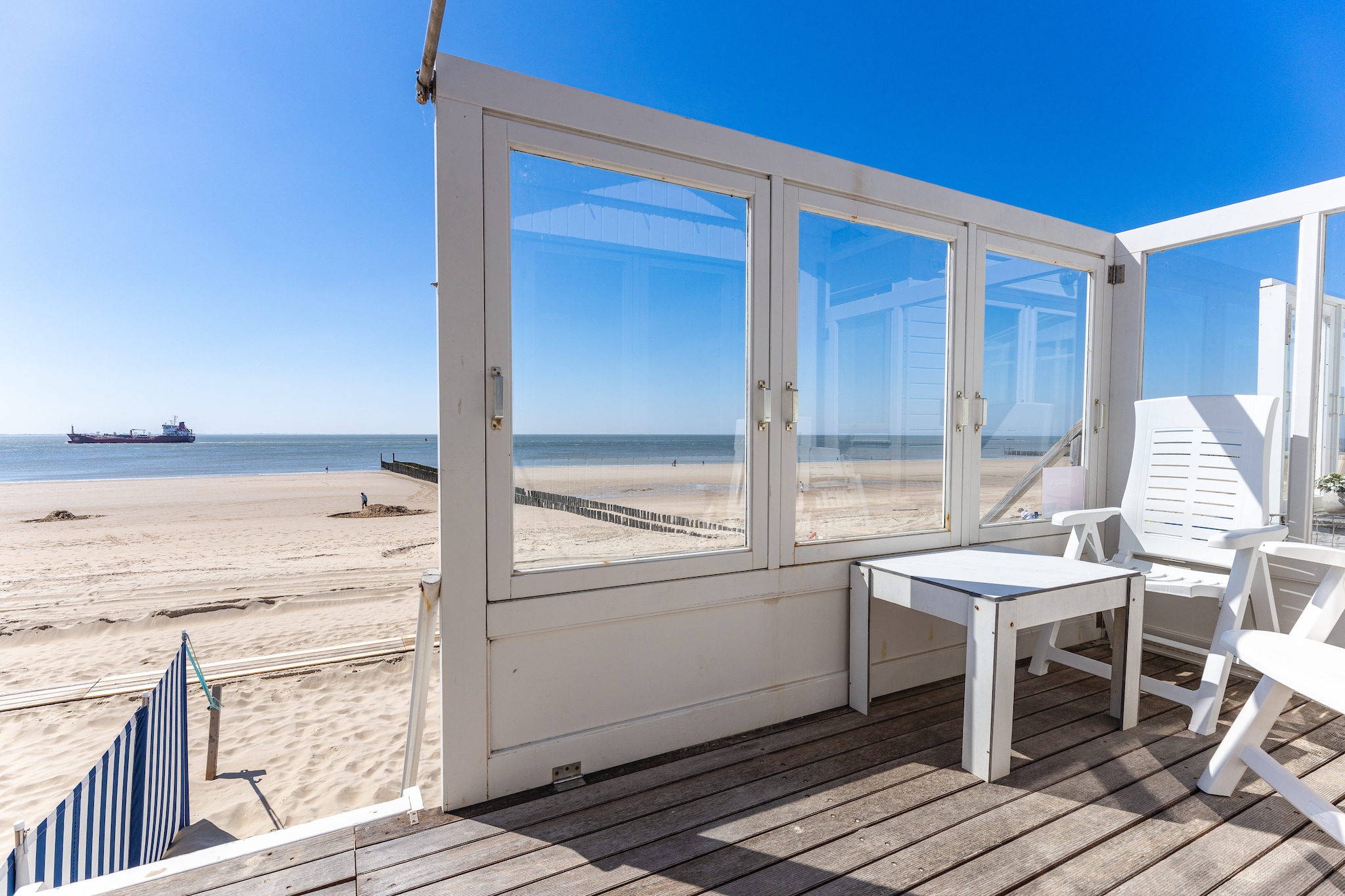 Beach sleep house near Dishoek directly by the sea with panoramic view and terrace, number 342 - Terrasse/Balkon