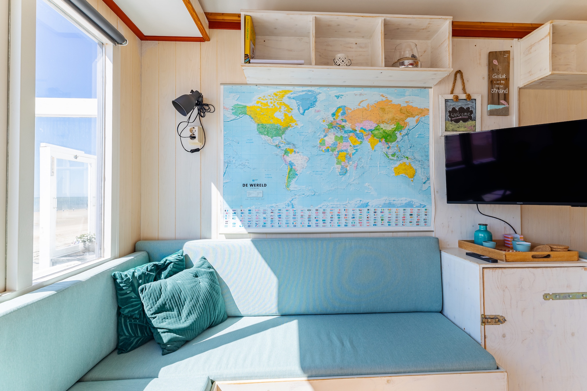 Beach sleep house near Dishoek directly by the sea with panoramic view and terrace, number 342 - Wohnzimmer