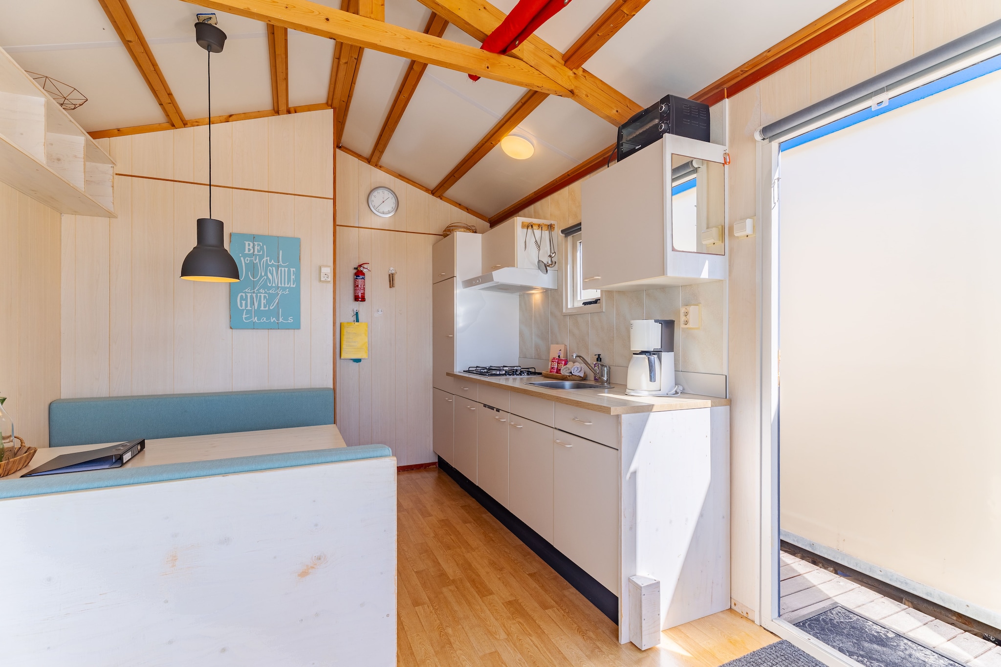 Beach sleep house near Dishoek directly by the sea with panoramic view and terrace, number 342 - Küche