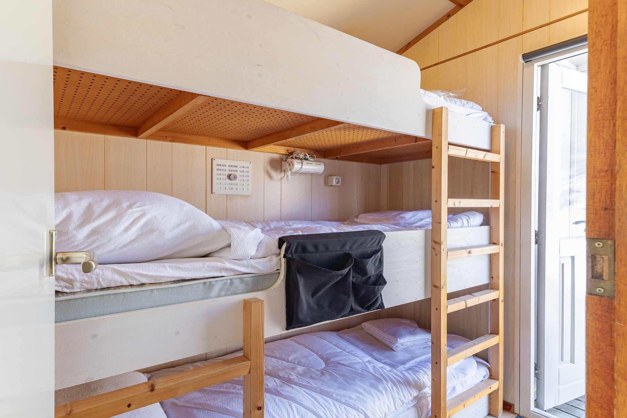 Beach sleep house near Dishoek directly by the sea with panoramic view and terrace, number 342