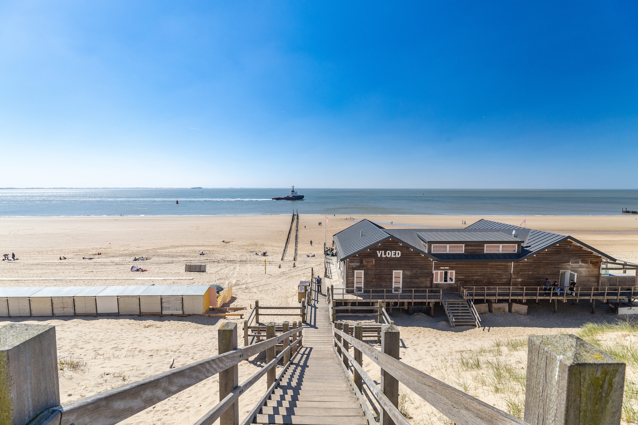Beach sleep house near Dishoek directly by the sea with panoramic view and terrace, number 342 - Außenbereich Sommer