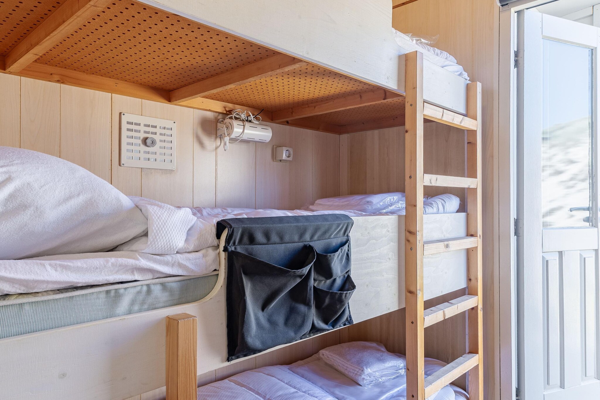 Beach sleep house near Dishoek directly by the sea with panoramic view and terrace, number 342 - Schlafzimmer