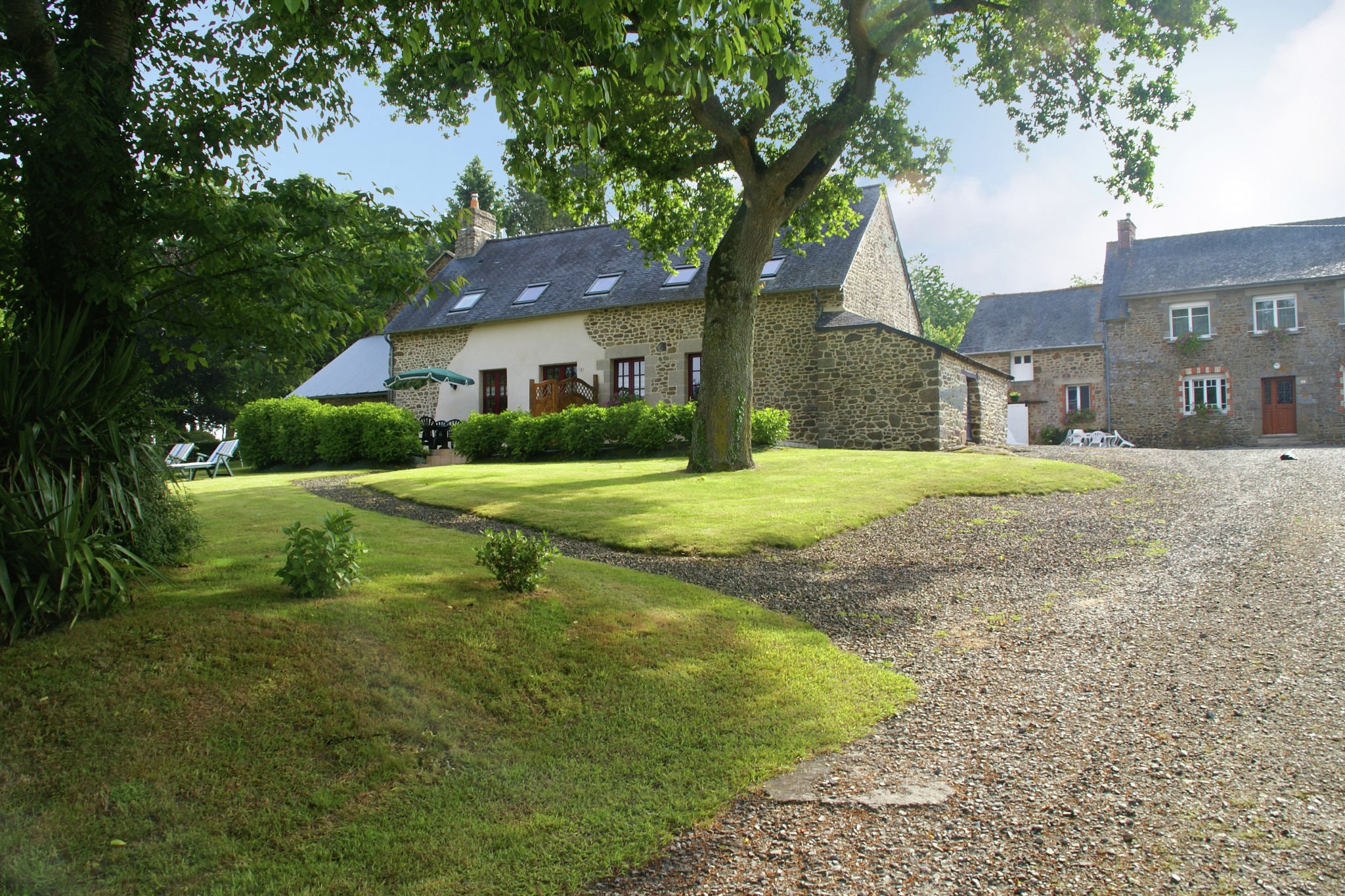 Ruhiges Ferienhaus mit Garten in Bonnemain, Bretagne