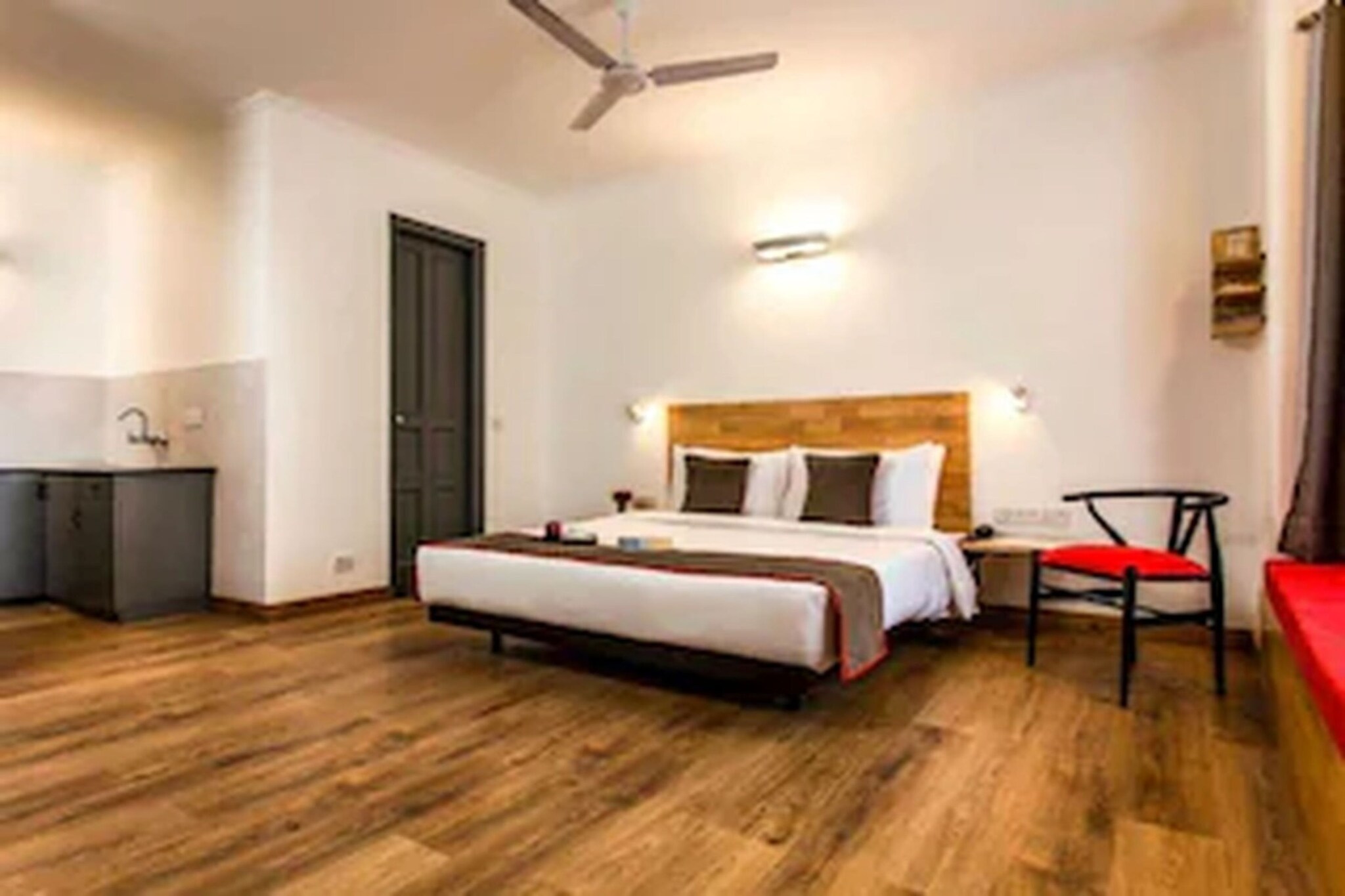 Enjoy a comfortable and hassle-free experience at our thoughtfully designed property. Each room is equipped with modern amenities, cozy bedding, and elegant decor to make you feel right at home. Located conveniently with easy access to public transport and major attractions, it's perfect for both business and leisure travelers. Cleanliness and guest comfort are our top priorities, and our team is available 24/7 to assist you throughout your stay.
 
Unmarried couples are warmly welcome at this property.
Guests with local ID proof are warmly welcome.
Early Check-In Policy: A full day’s room rate will be charged for check-ins before 6:00 AM. Complimentary early check-in is available between 6:00 AM and 10:00 AM, subject to room availability.
 
Check-in is only available to guests aged 18 and above. Please provide a government-issued ID to confirm your age.