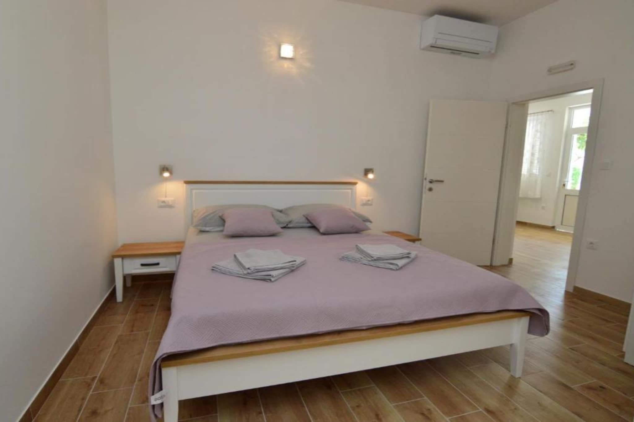 Sunset Bay Villa - Four Bedroom Holiday Home  with Terrace - Slaapkamer
