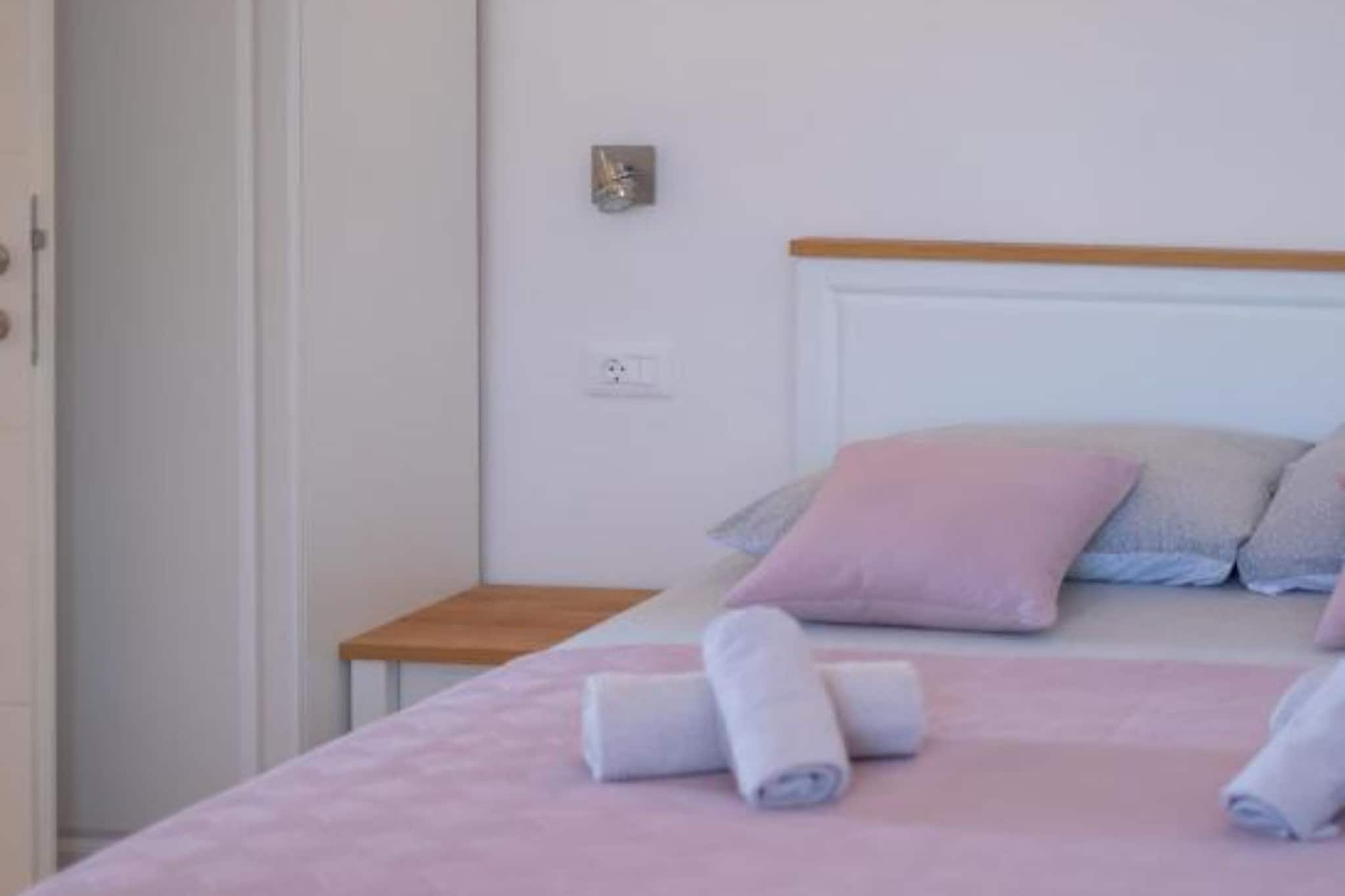 Sunset Bay Villa - Four Bedroom Holiday Home  with Terrace - Slaapkamer