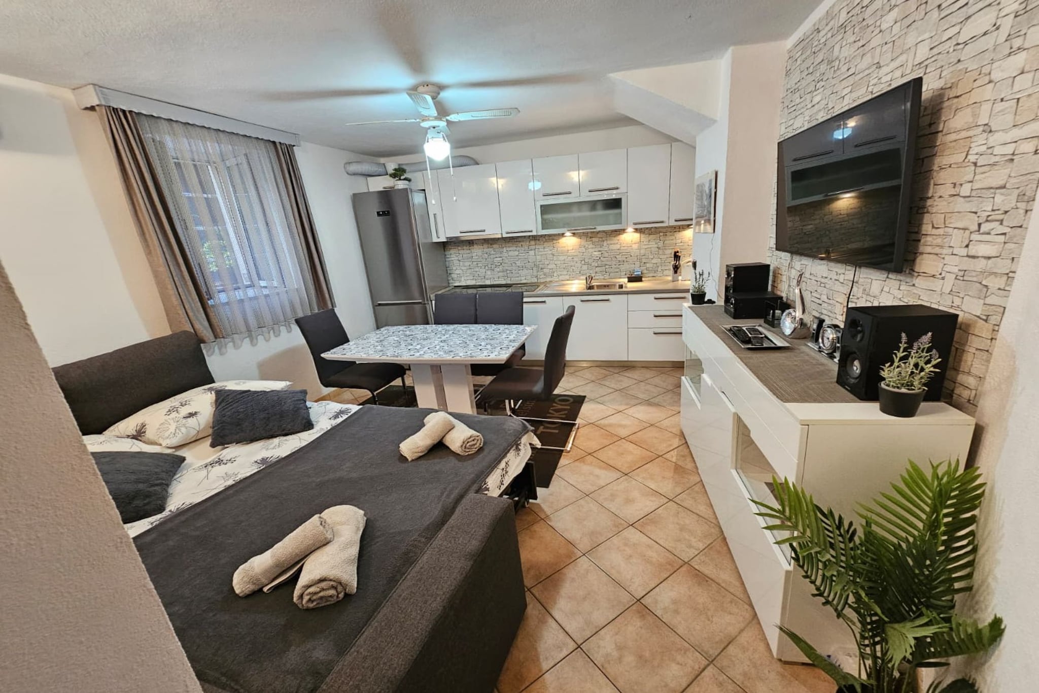 Apartments Diadora - Studio apartment Stone (ground floor) - Chambre